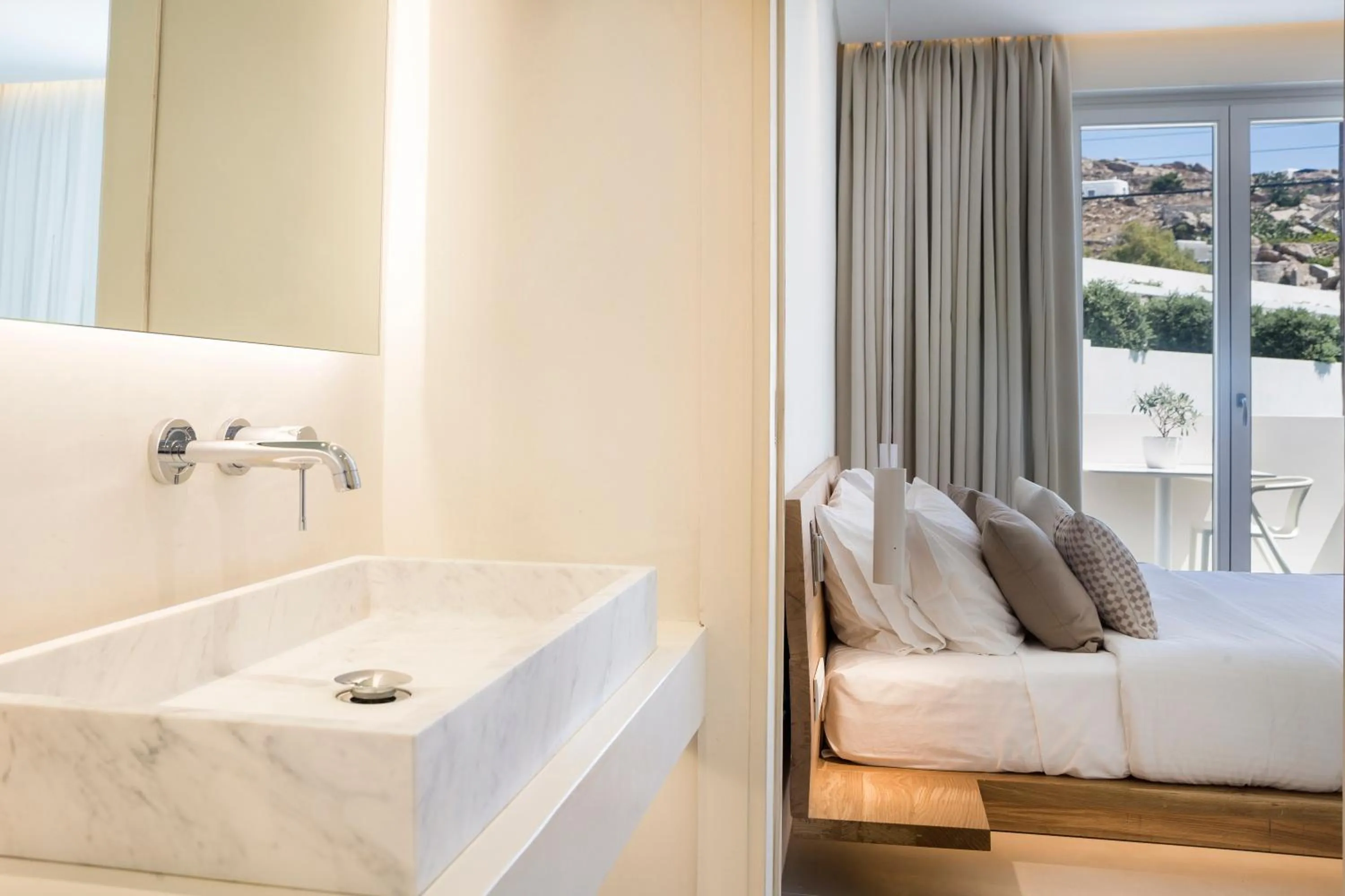 Toilet, Bed in Mykonos Dove Beachfront Hotel