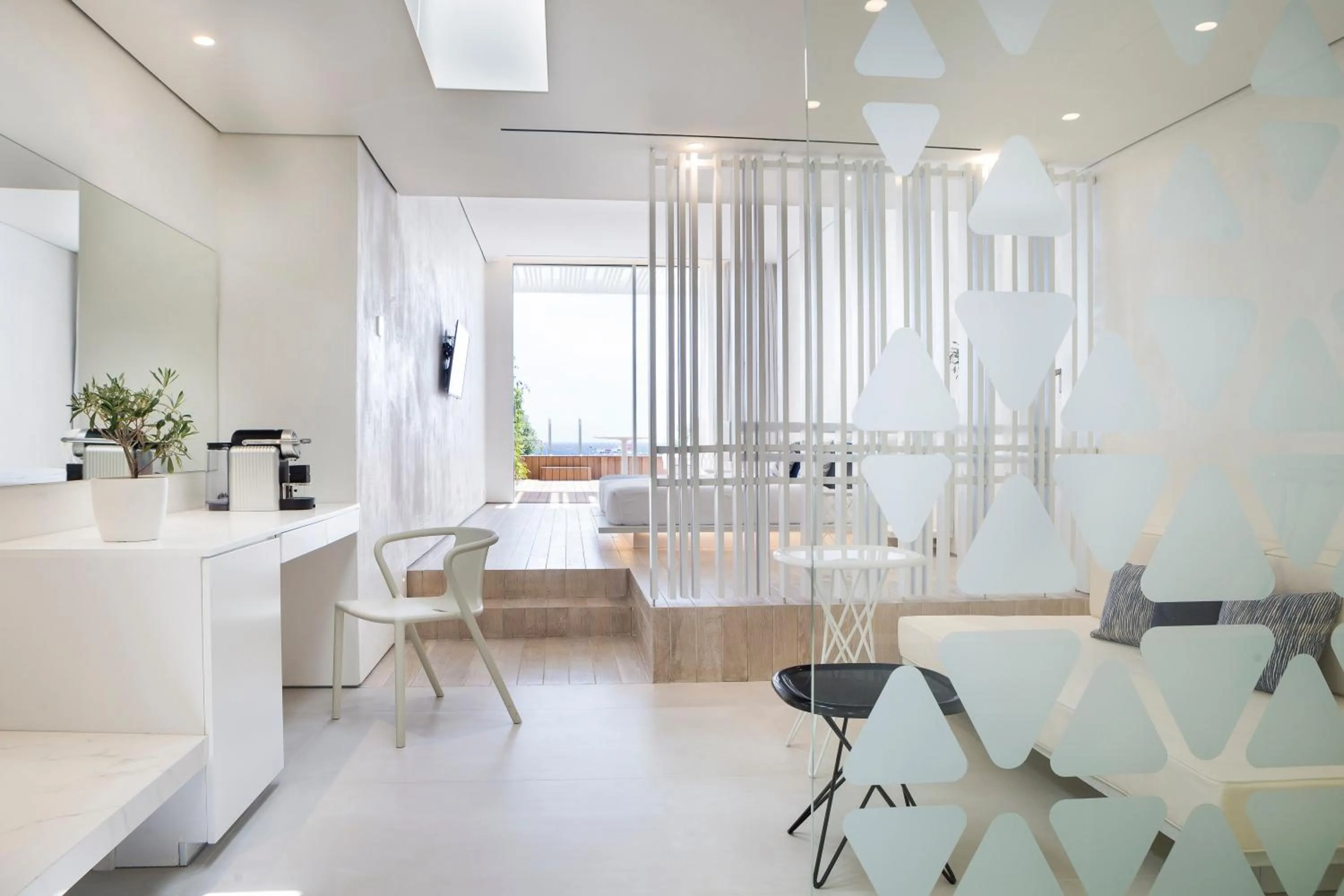 Coffee/tea facilities in Mykonos Dove Beachfront Hotel