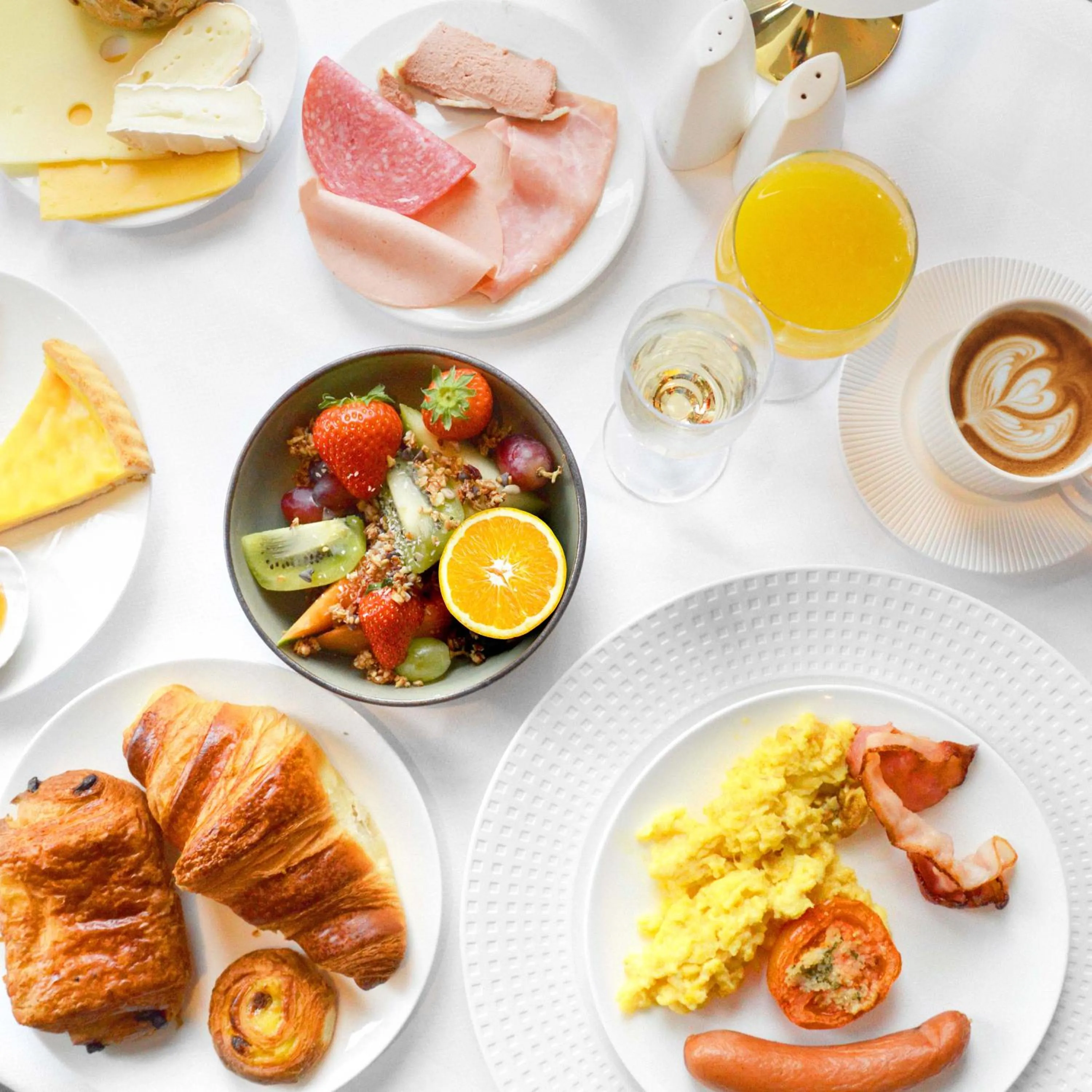 Food and drinks in Hotel de la Poste - Relais de Napoleon III