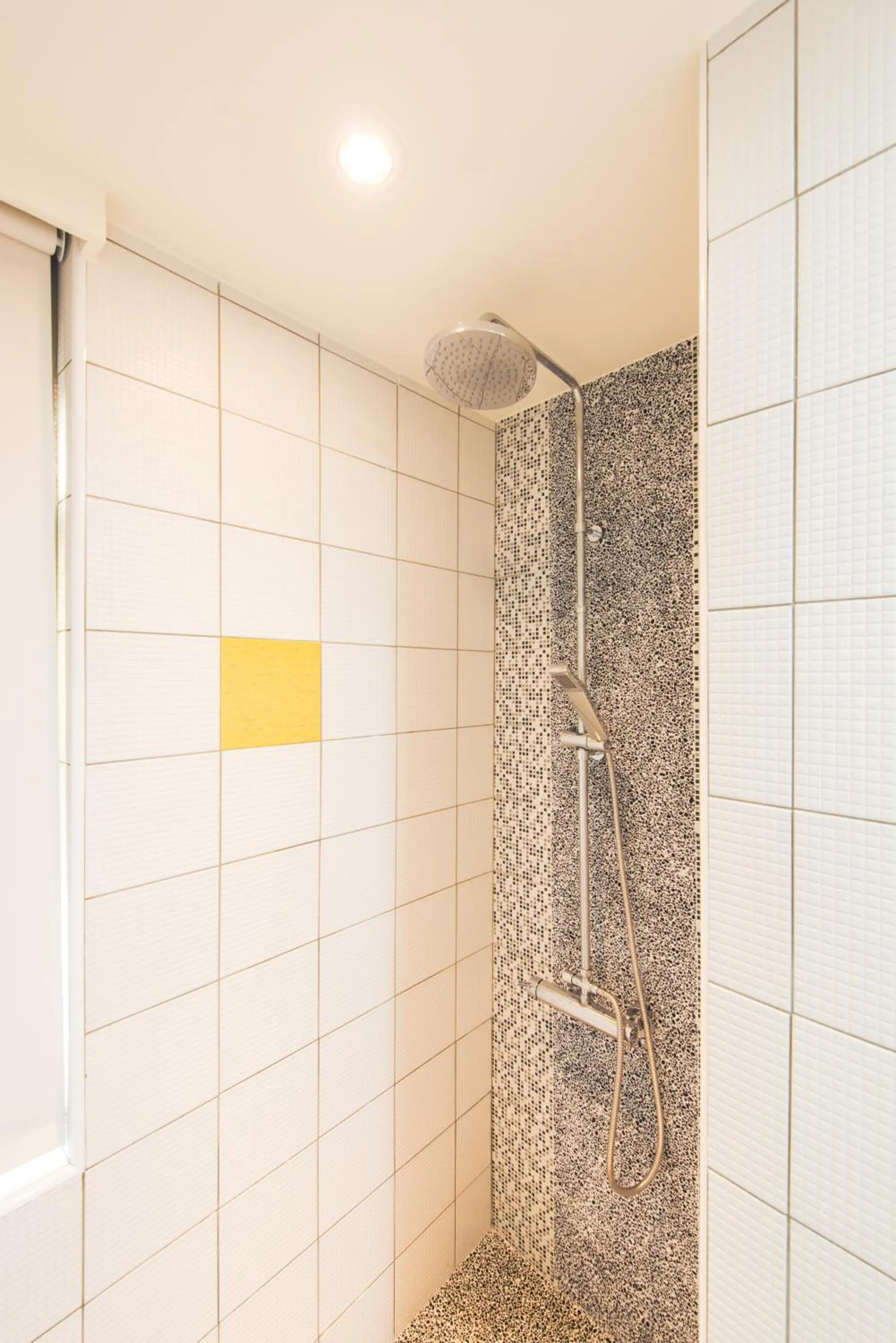 Shower in Hostel Jiizu