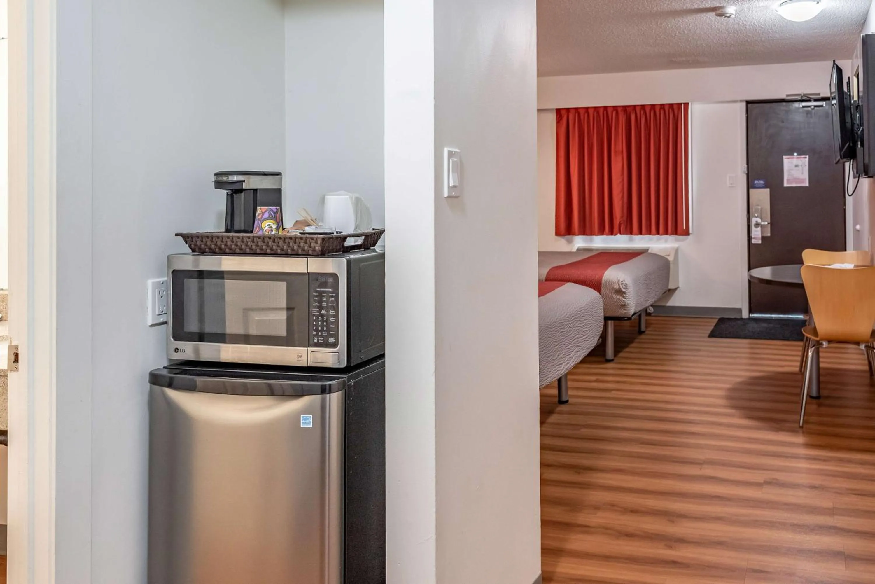 Coffee/tea facilities, Bed in Motel 6-Fort Nelson, BC