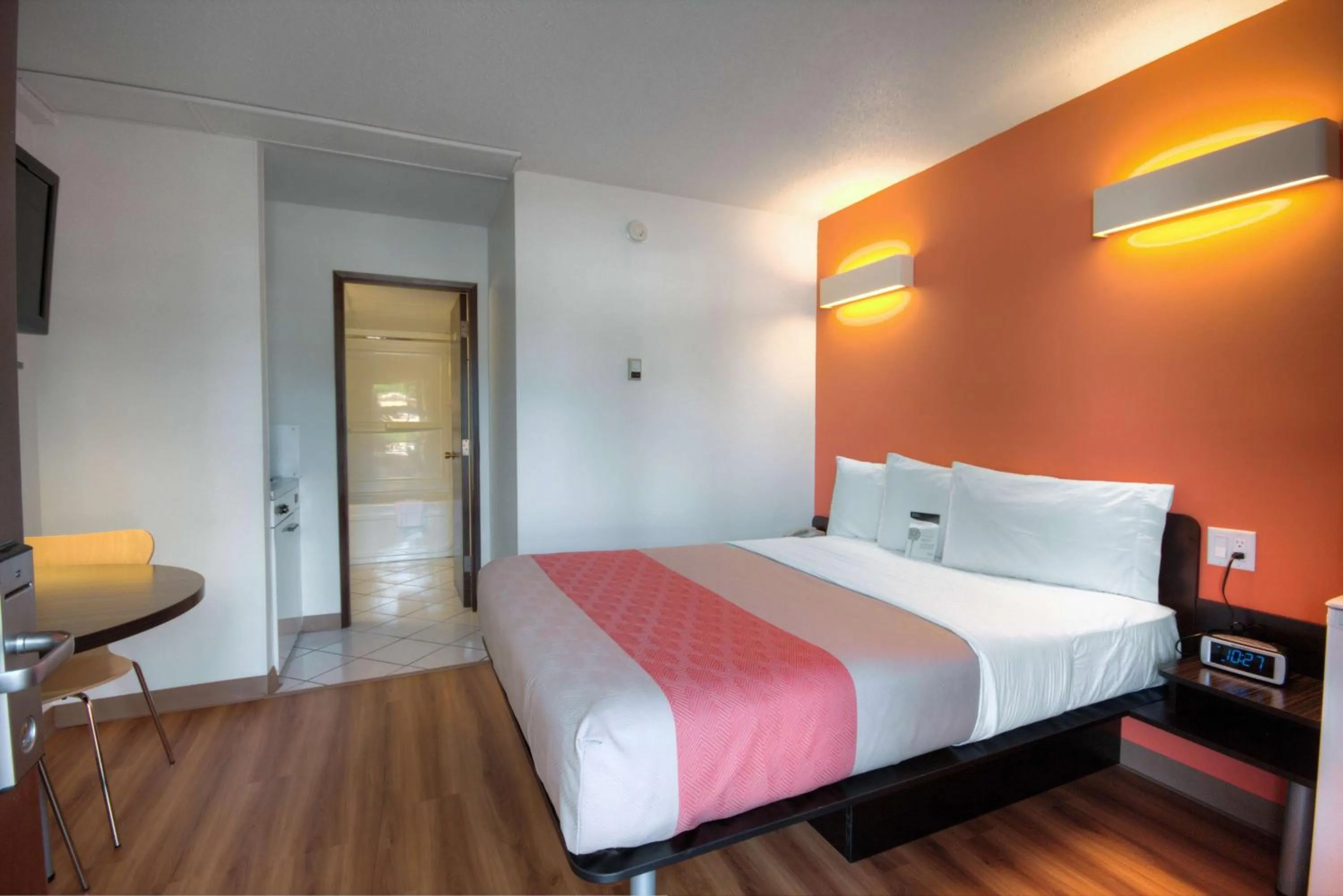 Photo of the whole room, Bed in Motel 6-Fort Nelson, BC