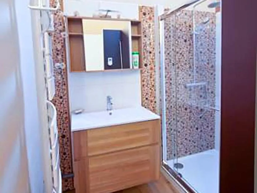 Bathroom in Les Temps Perdus