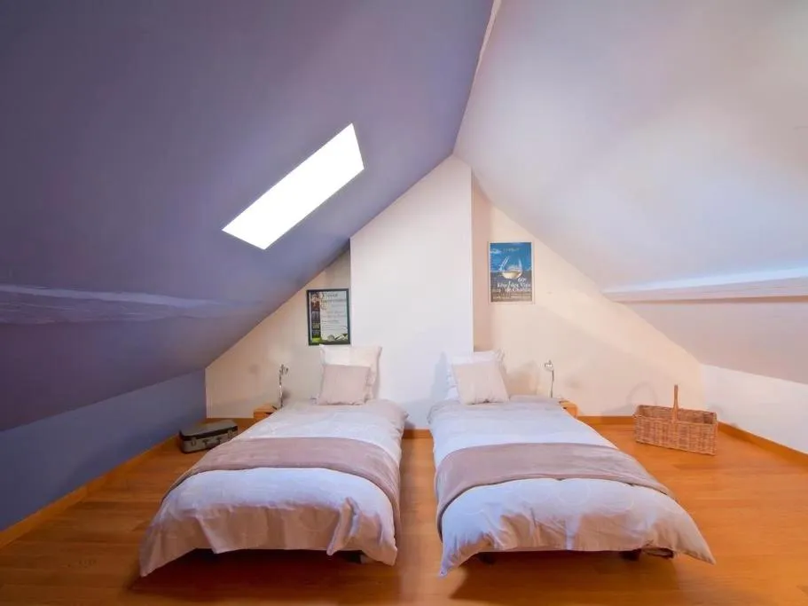 Bedroom, Bed in Les Temps Perdus