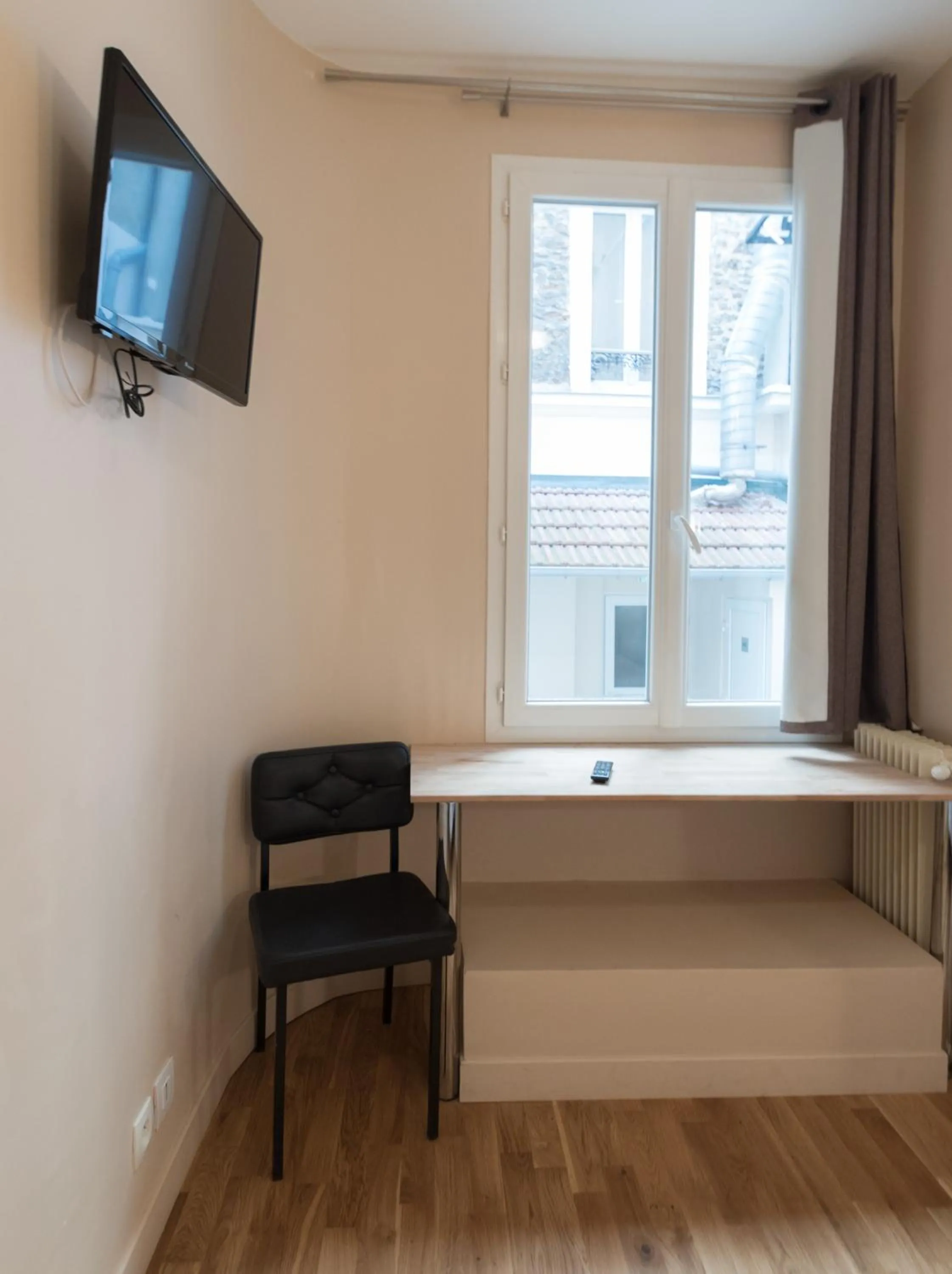 Bedroom in Hôtel De La Gare