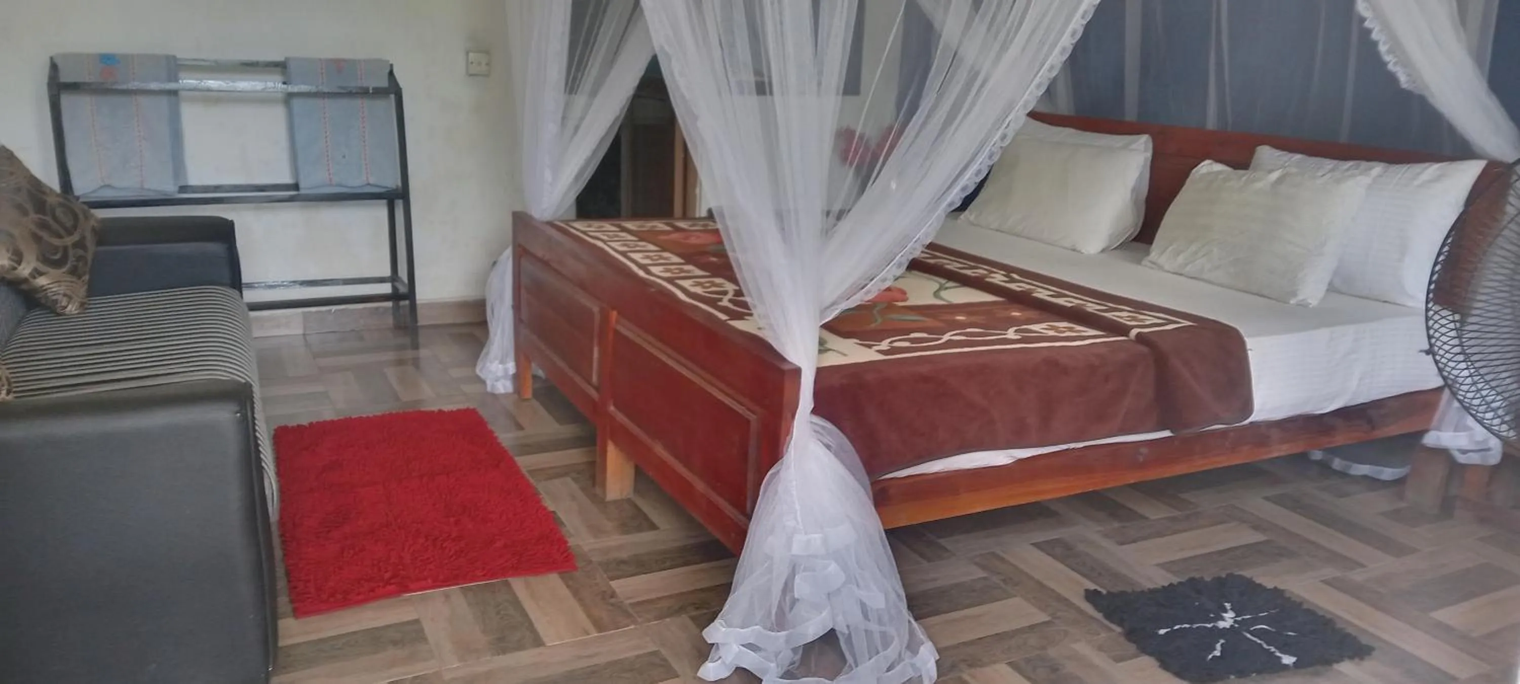 Bed in The Horizon Root Inn