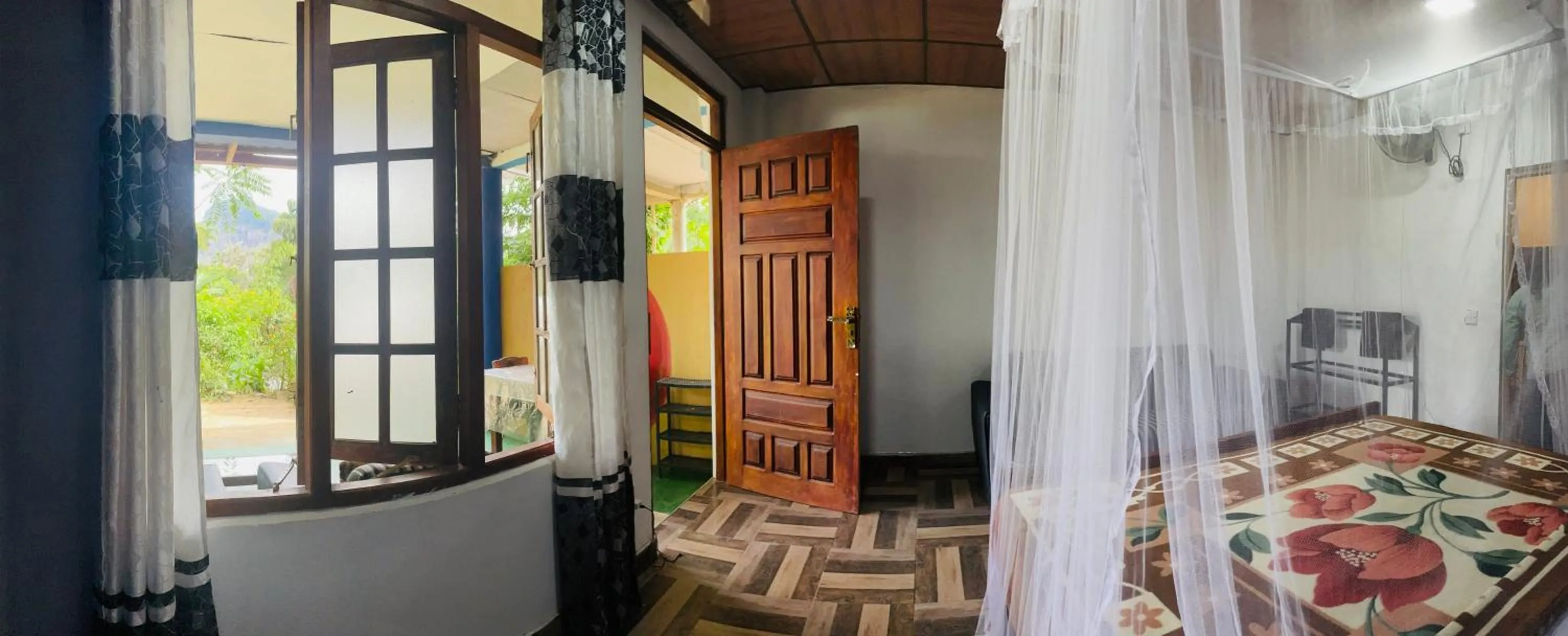 The Horizon Root Inn