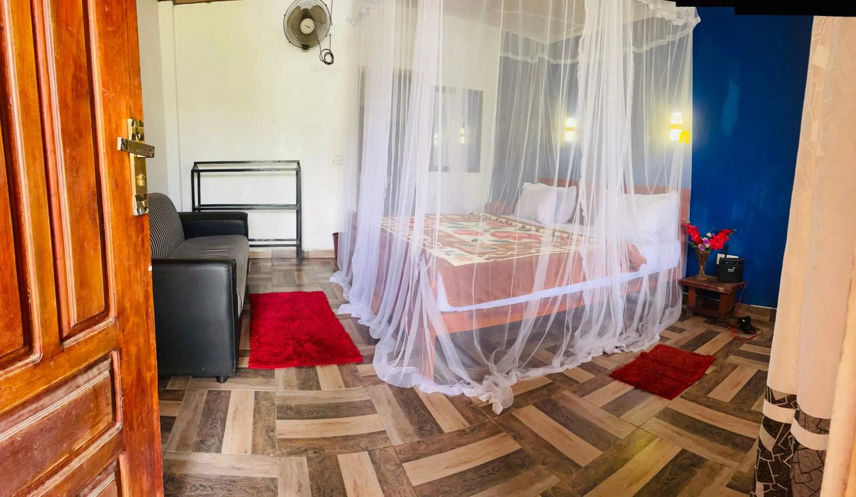 Bed in The Horizon Root Inn