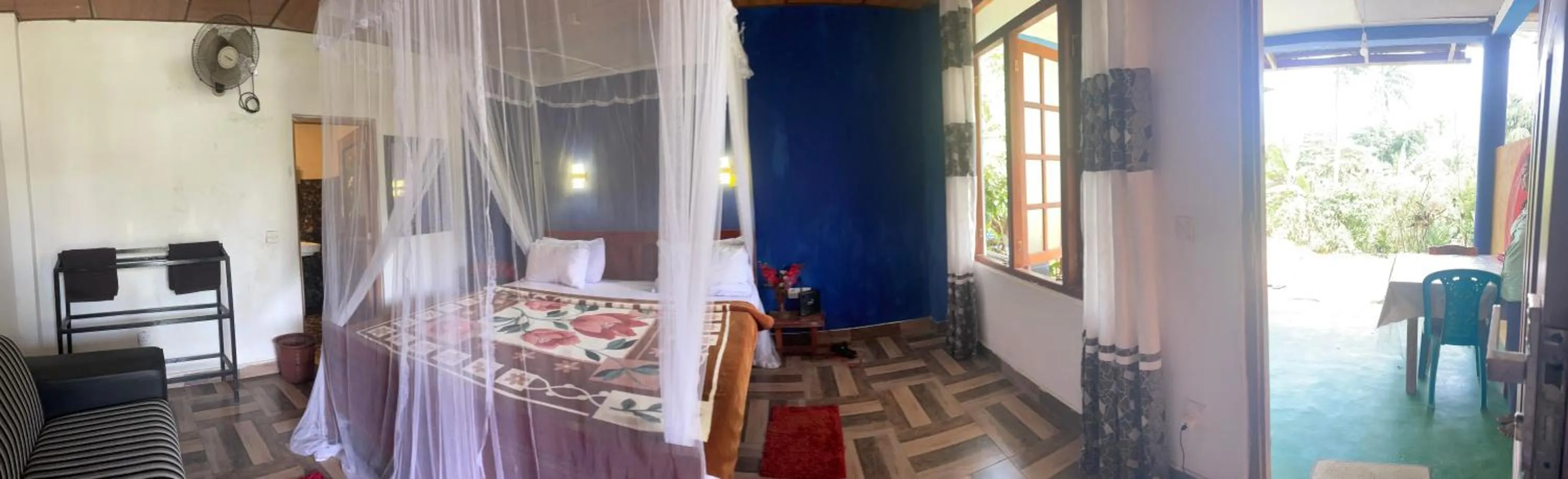 Bed in The Horizon Root Inn