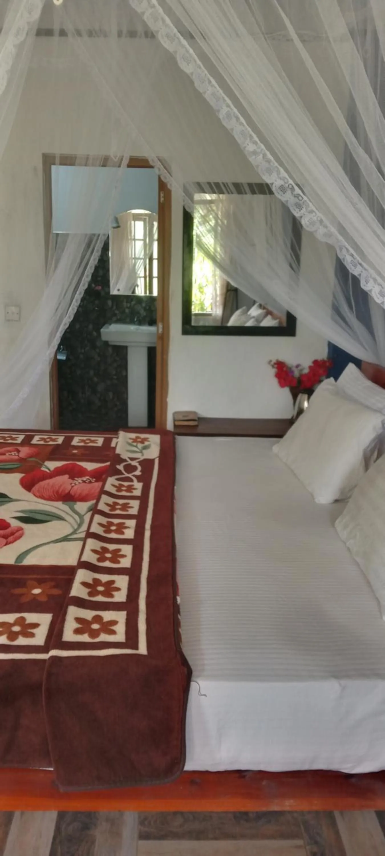 Bed in The Horizon Root Inn