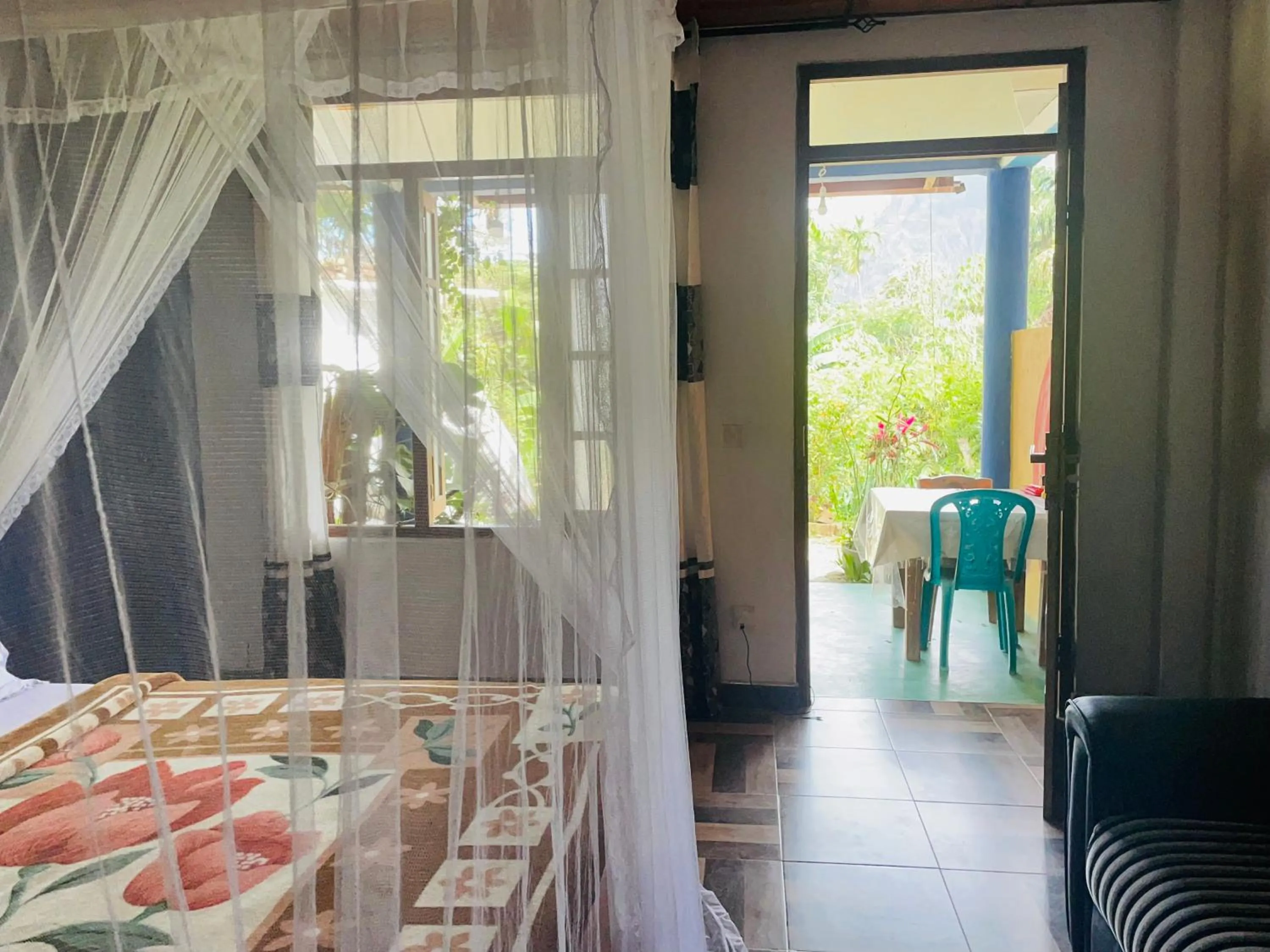 Bed in The Horizon Root Inn