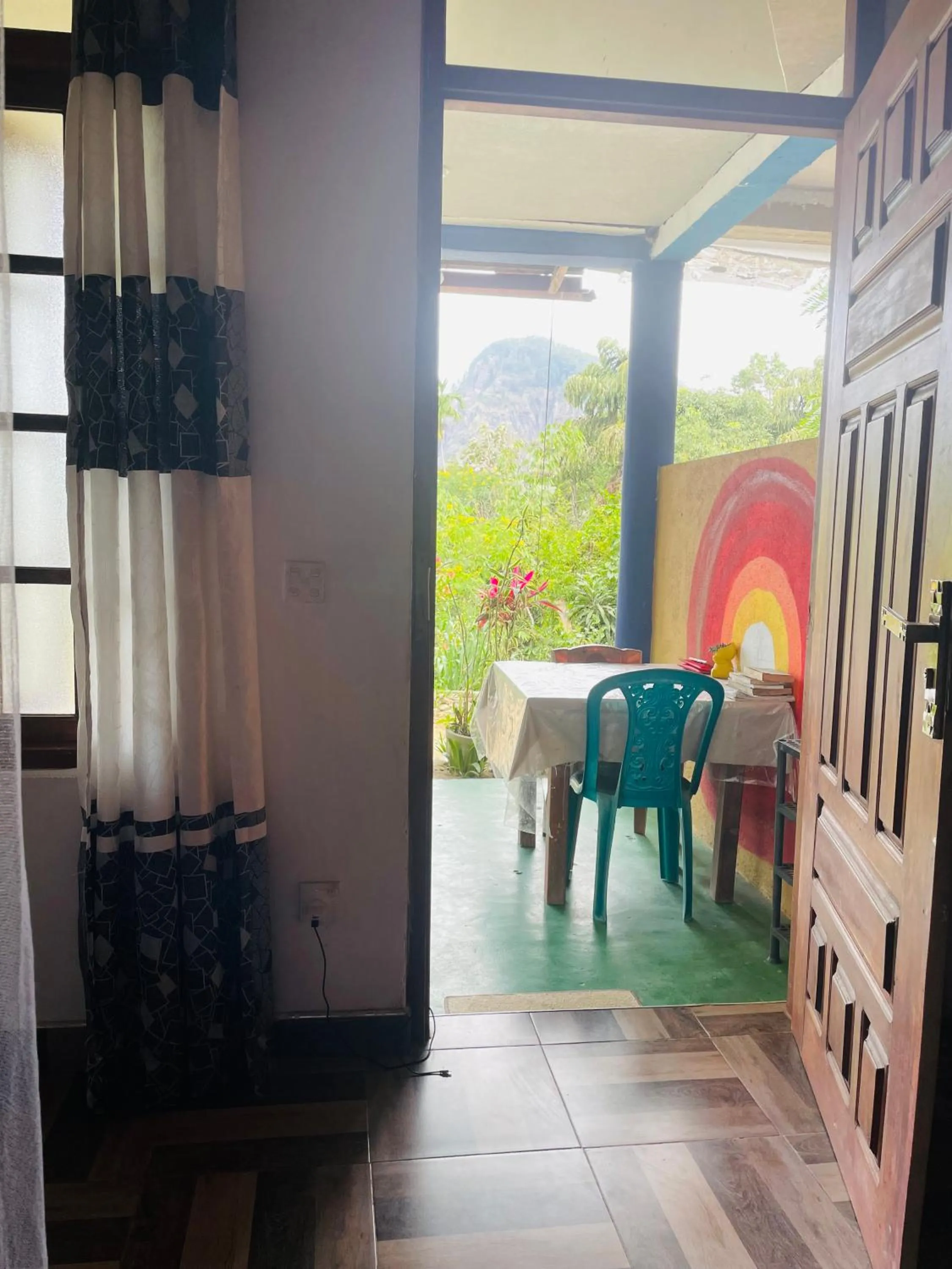 The Horizon Root Inn