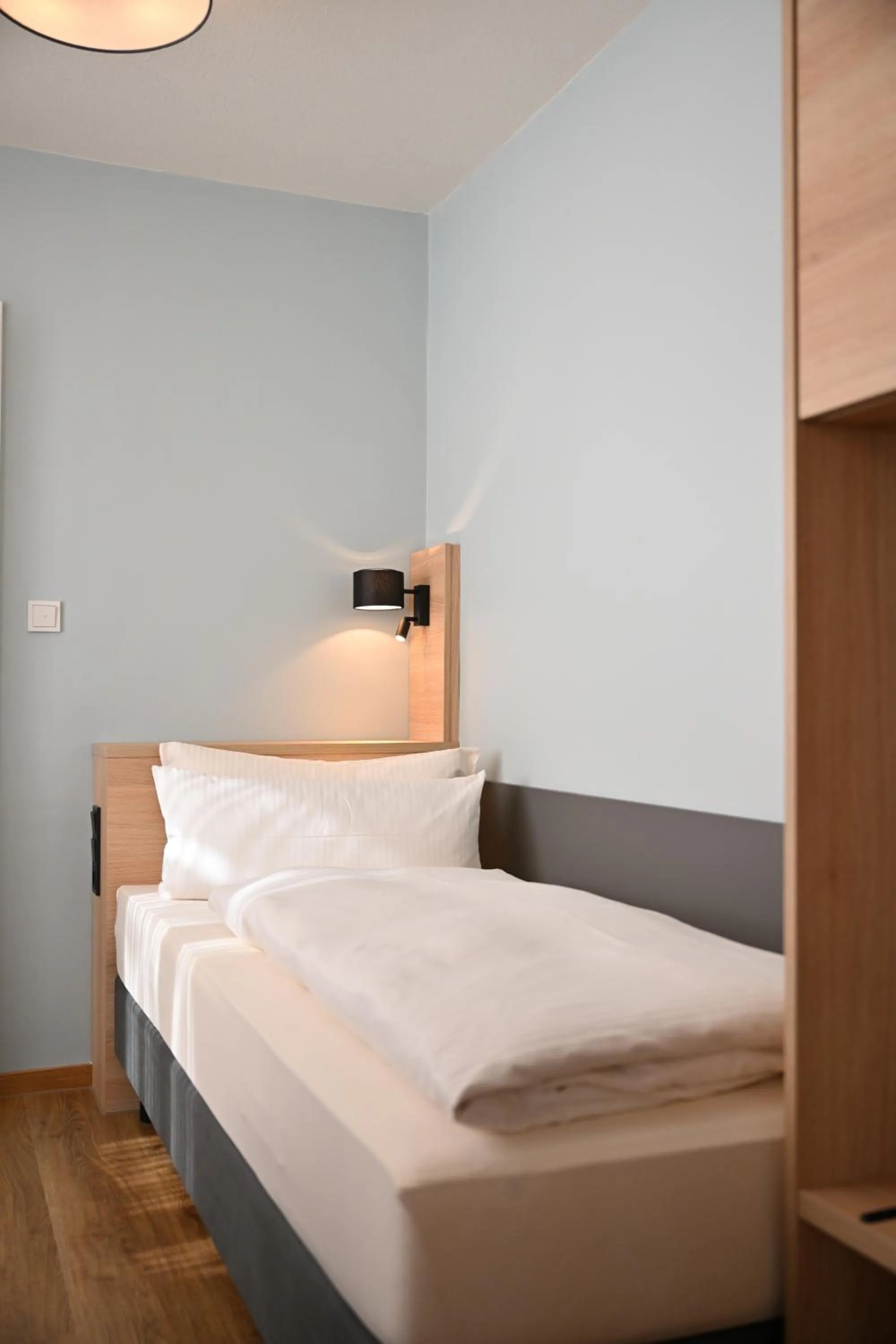 Bed in Hotel Mainblick Garni