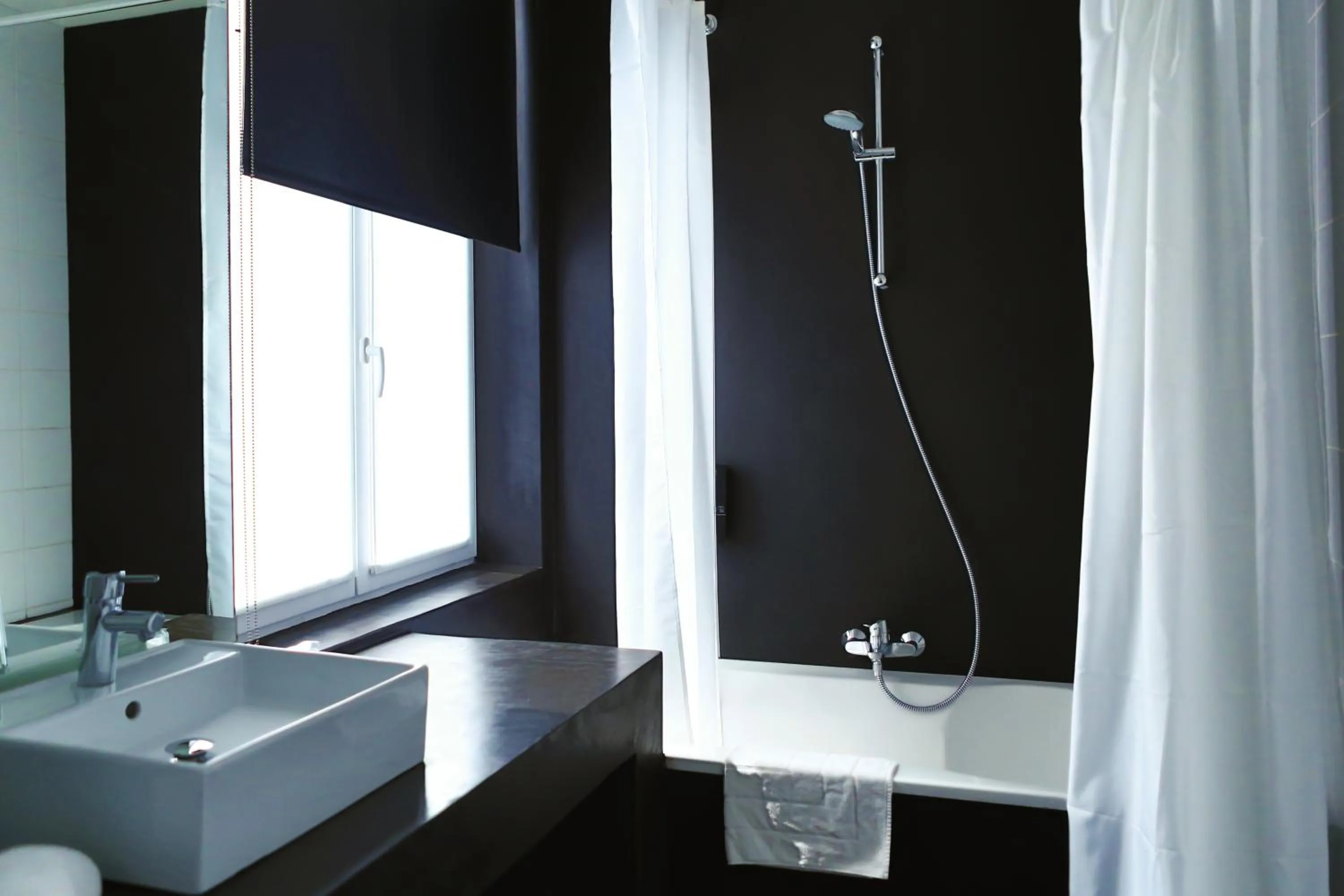 Bathroom in Hotel St James