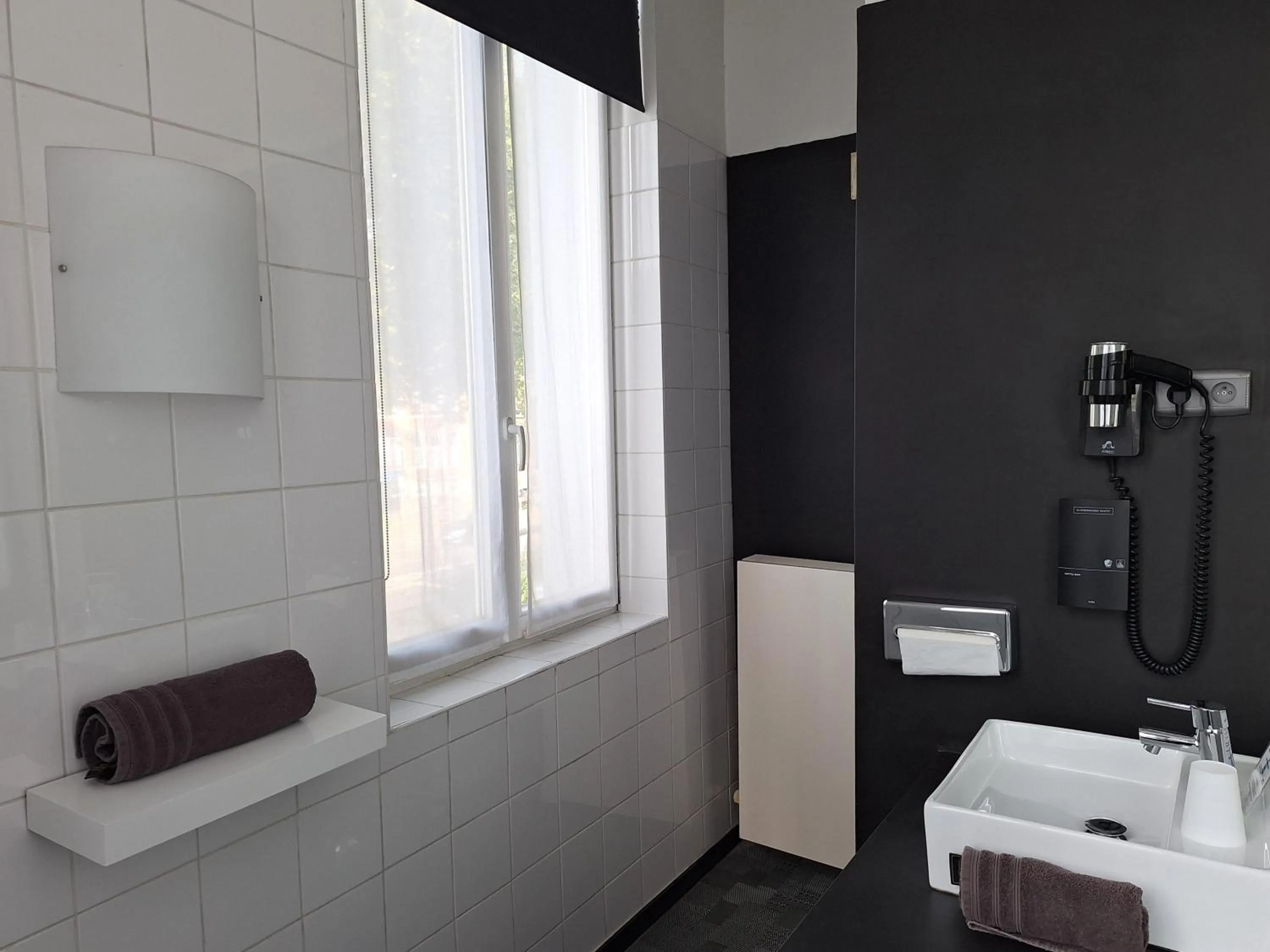 Bathroom in Hotel St James