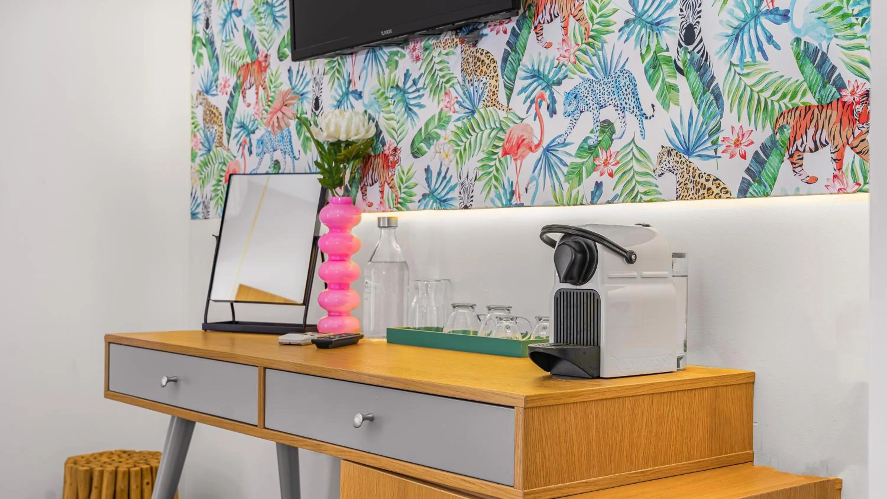 hair dresser in Sunshine Boutique Hotel by Estia