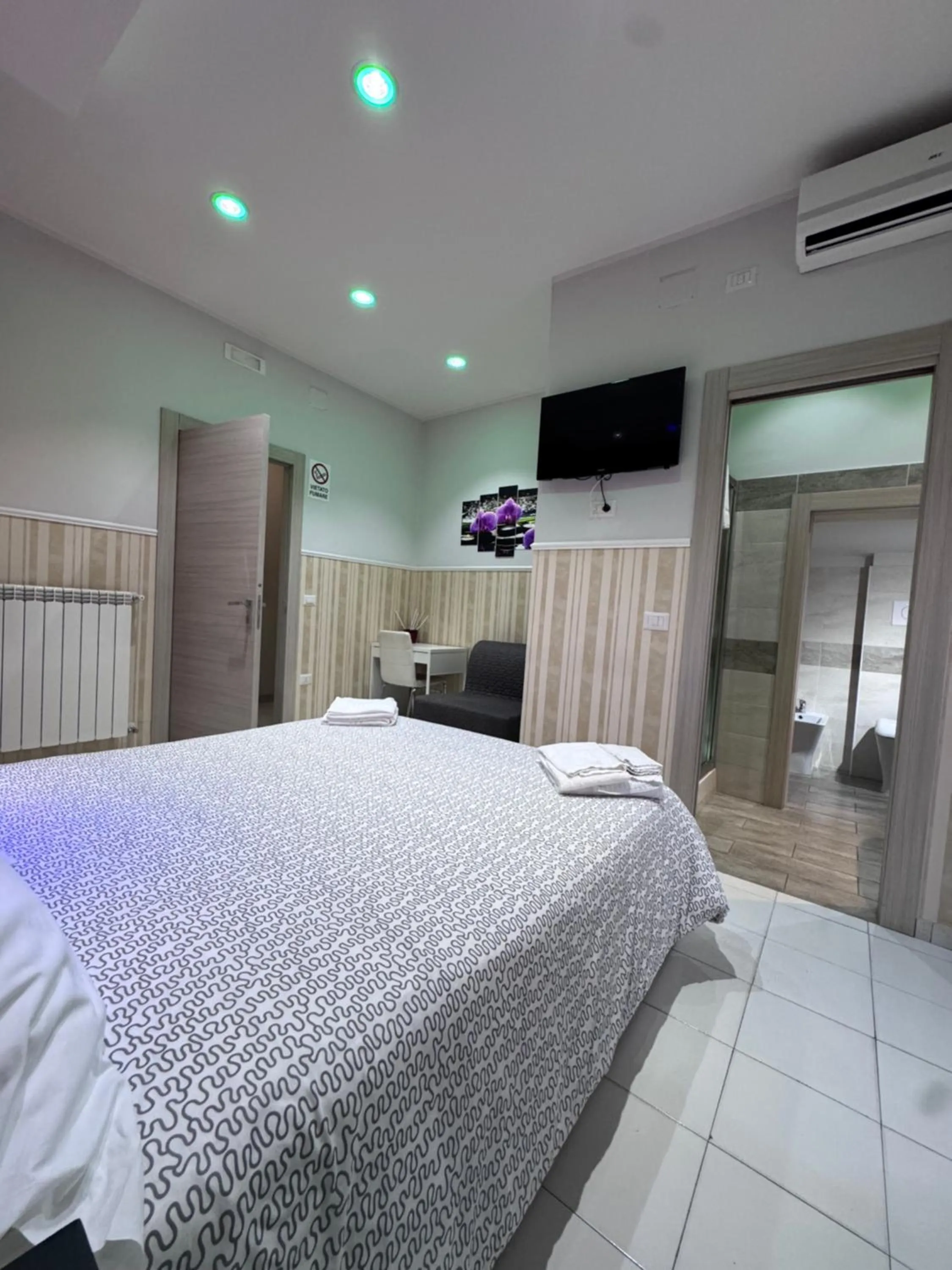 Photo of the whole room, Bed in B&b La Ferrovia