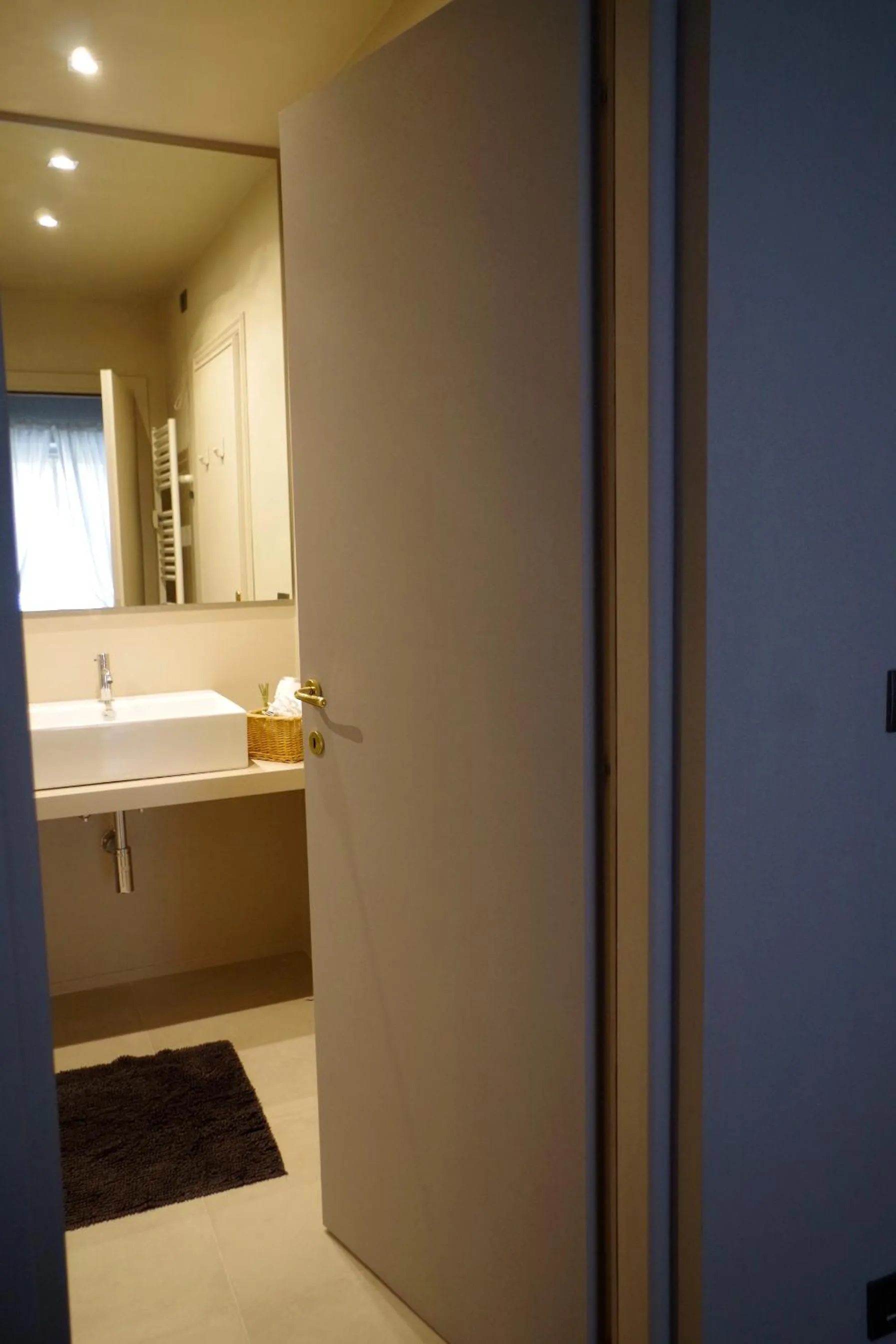 Family Room with Private Bathroom - single occupancy in Casa Crema - Stazione Porta Susa - Torino centro
