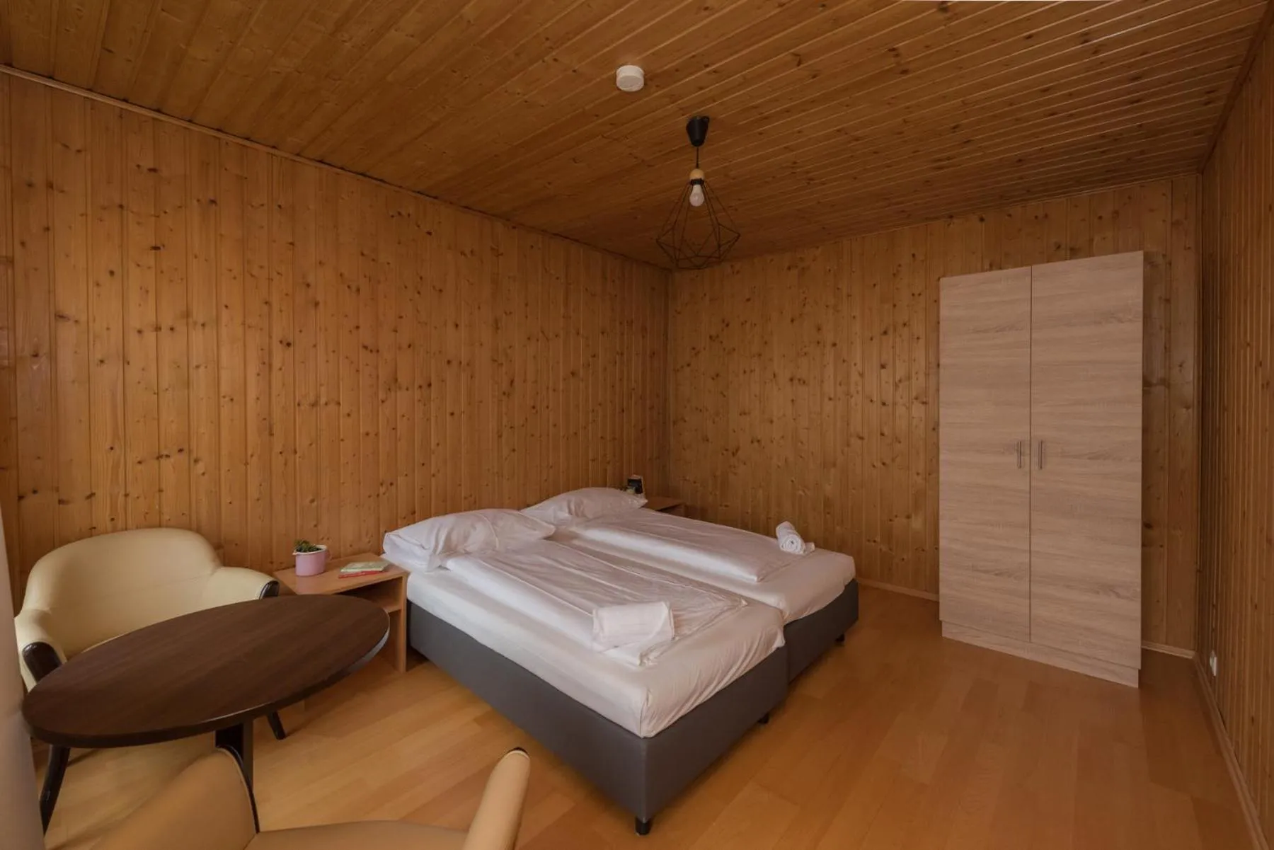 Photo of the whole room, Bed in Metro Apartments Vienna