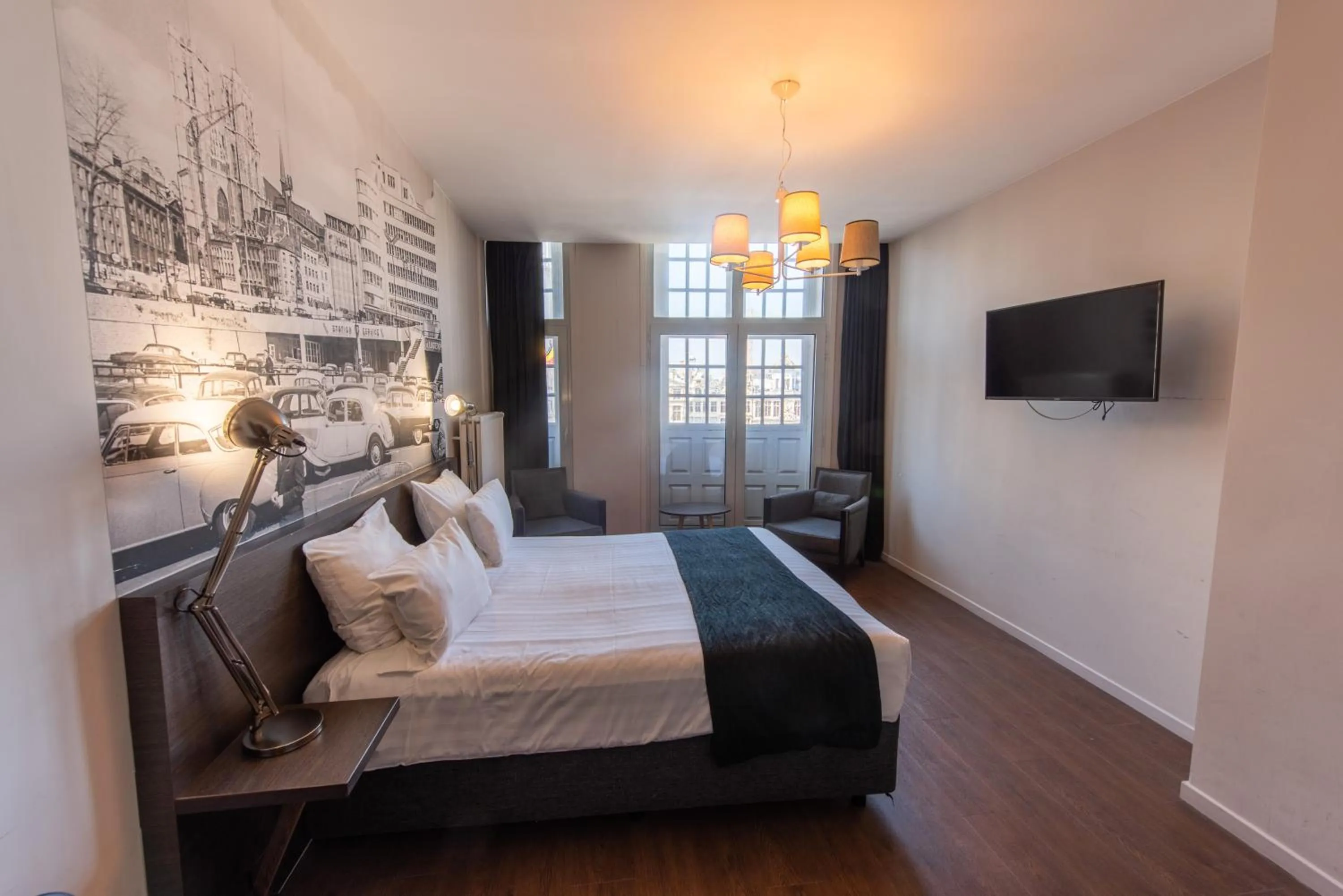 Bed in Résidence-Hotel Le Quinze Grand Place Brussels