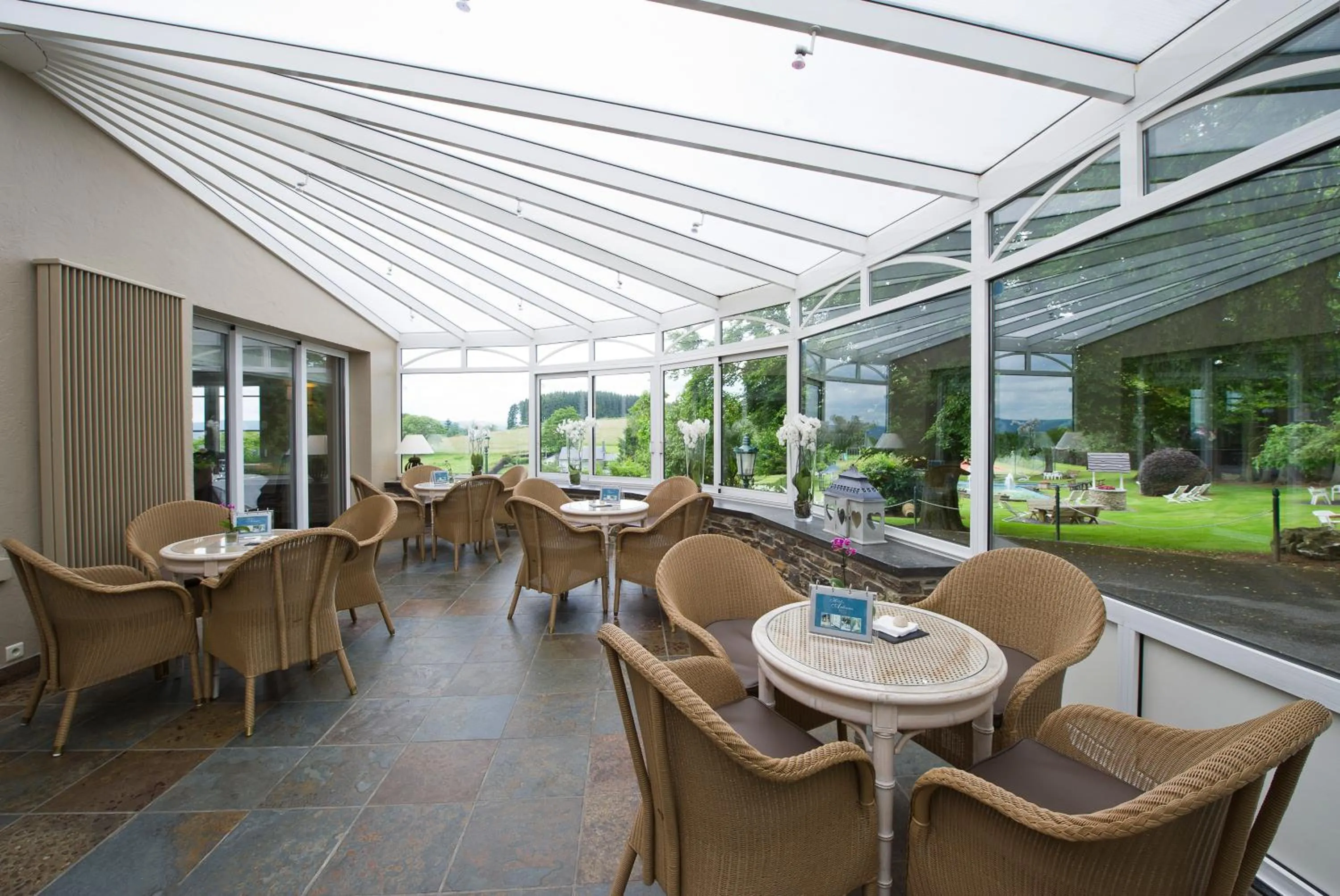 Lounge or bar in Hotel des Ardennes