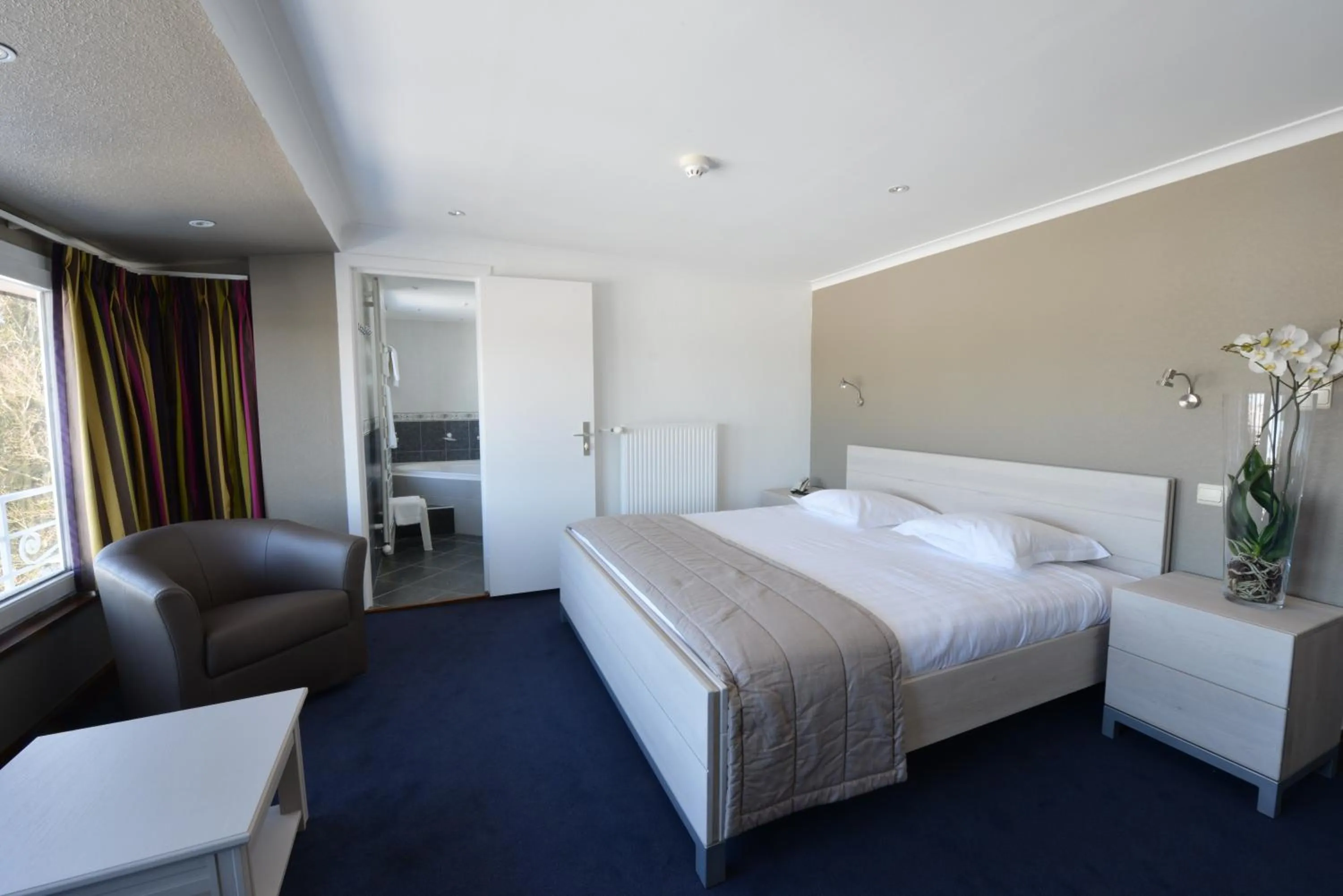 Bedroom, Bed in Hotel des Ardennes