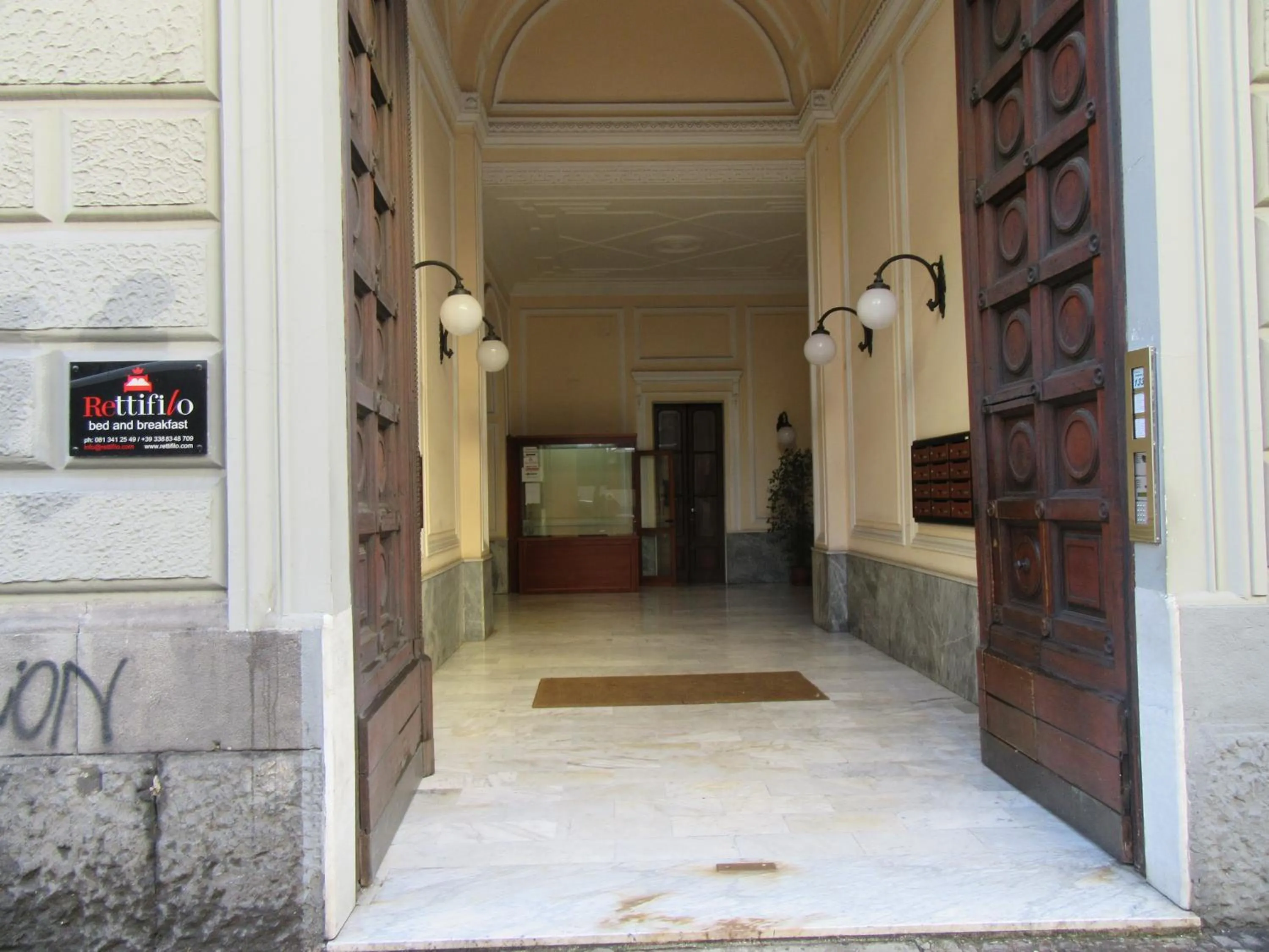 Facade/entrance in B&B Rettifilo