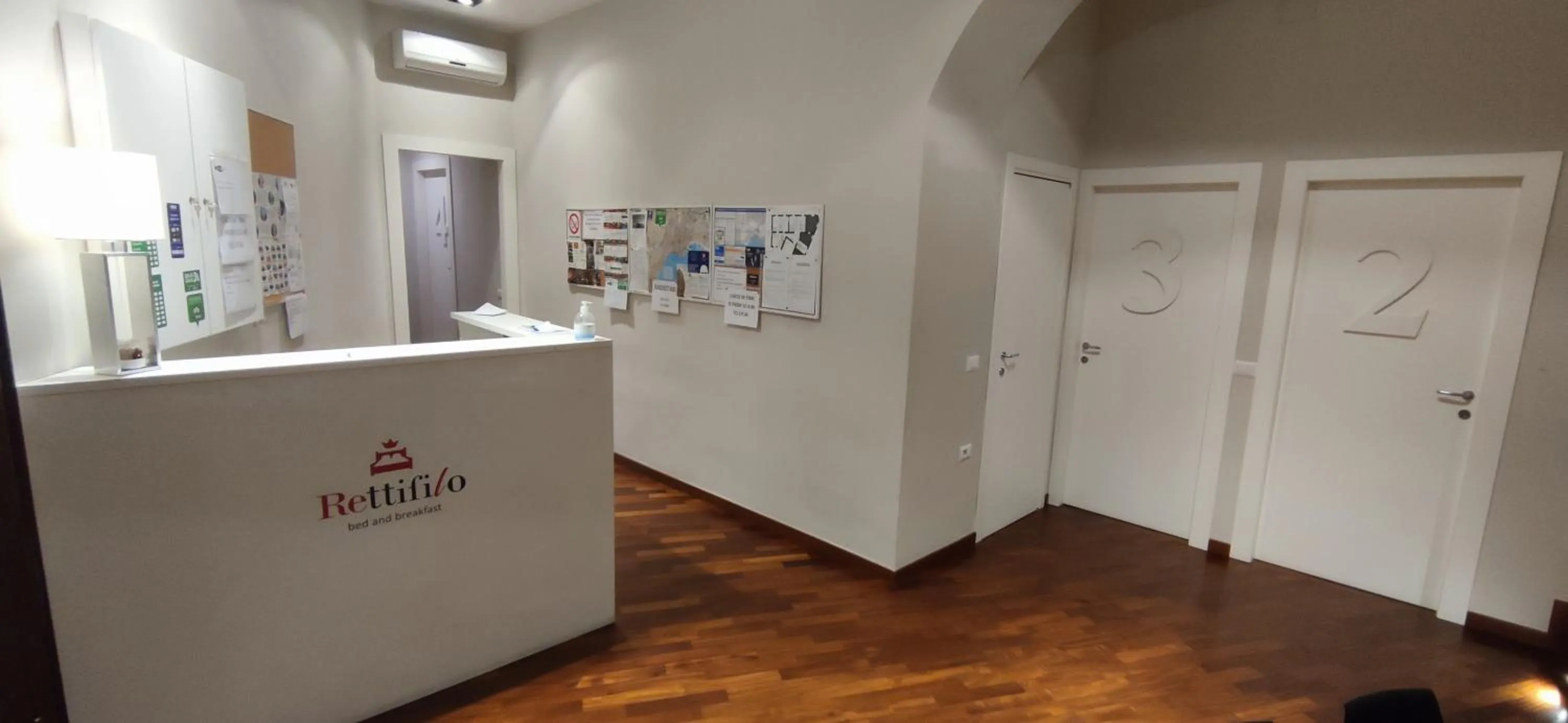 Lobby or reception in B&B Rettifilo