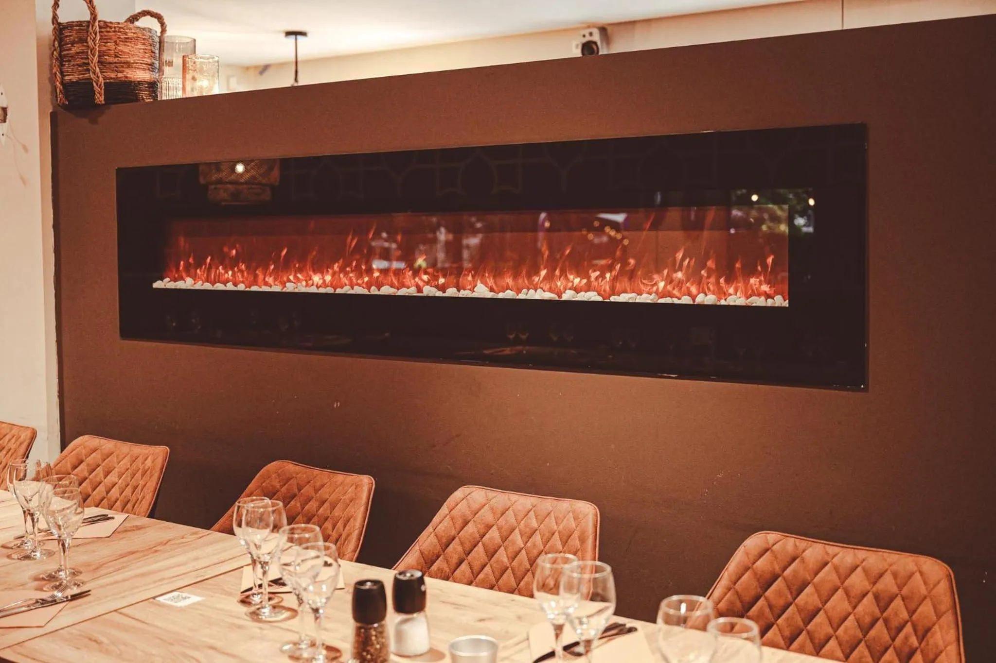 Restaurant/places to eat in Hotel La Caleche