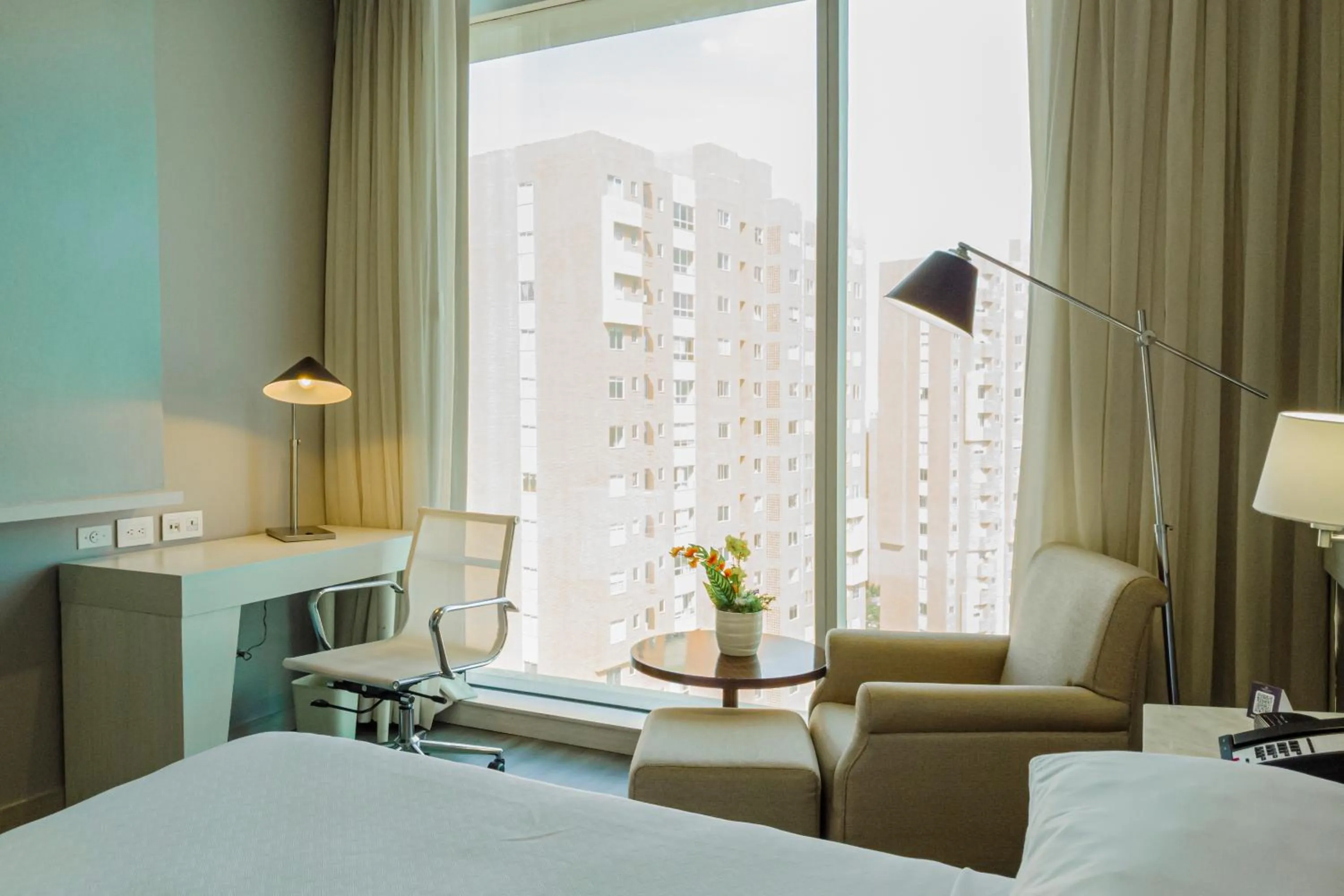 View (from property/room), Bed in Crowne Plaza Barranquilla by IHG