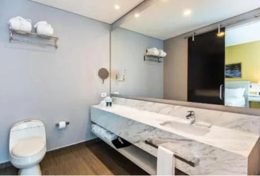 Bathroom in Crowne Plaza Barranquilla by IHG