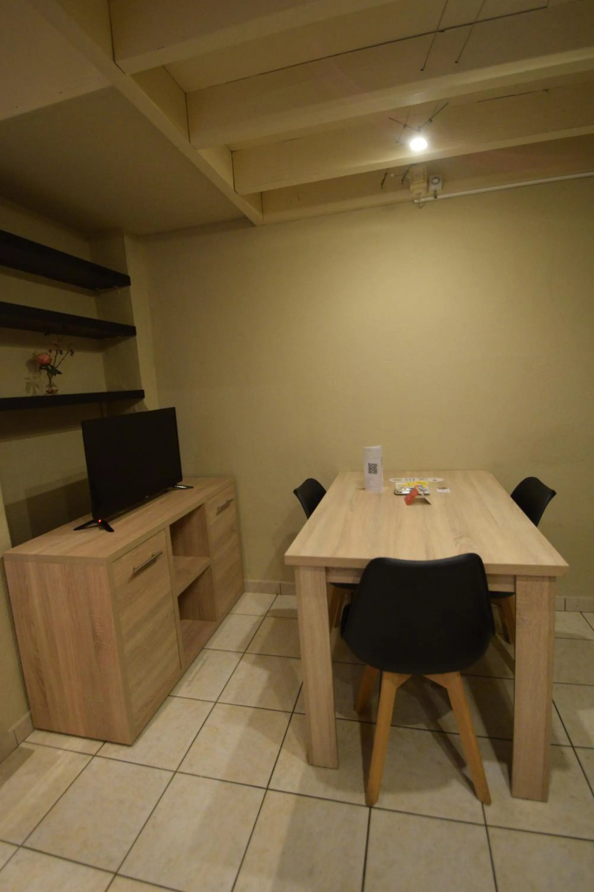 Dining area in Condo Gardens Leuven