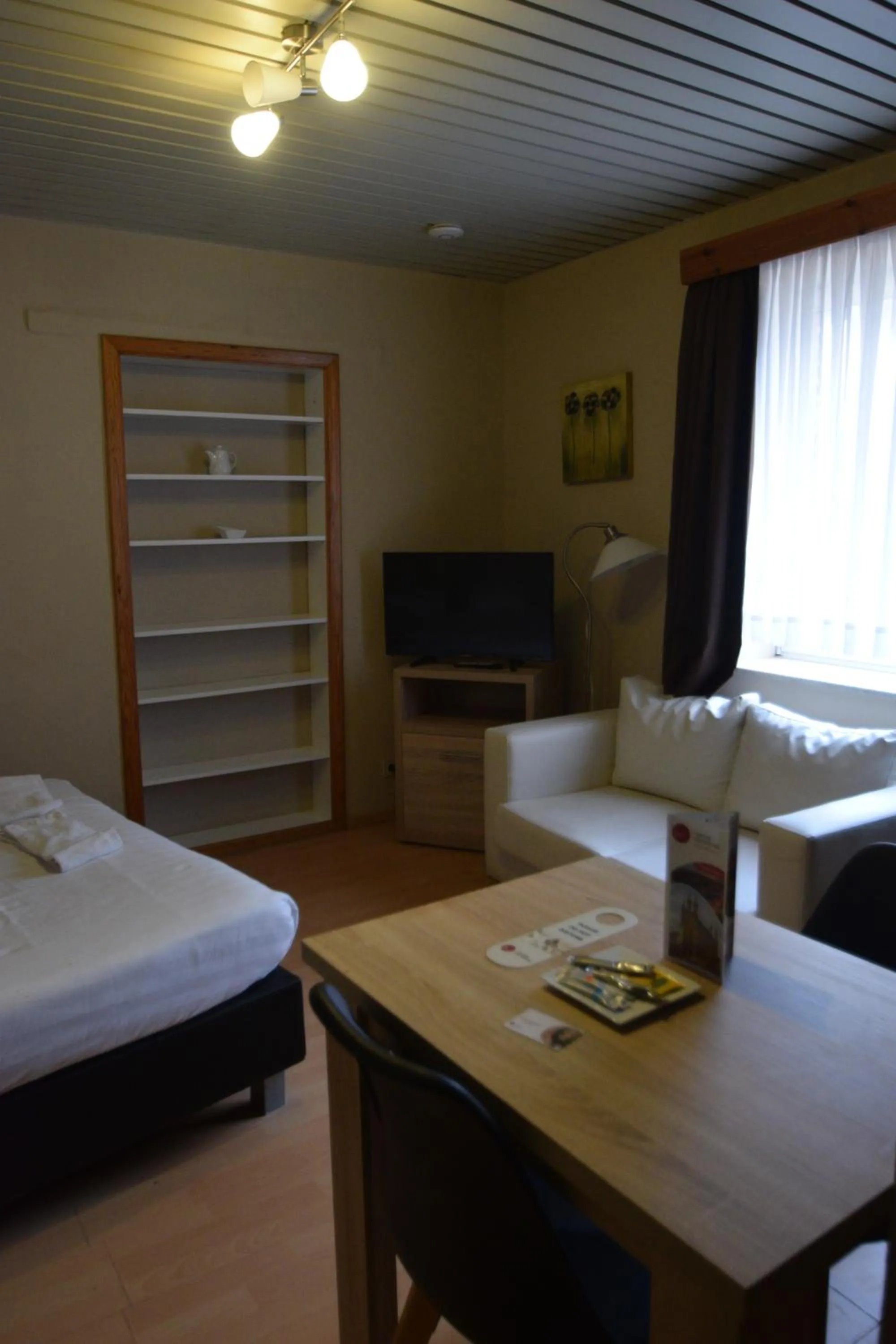 Bed in Condo Gardens Leuven