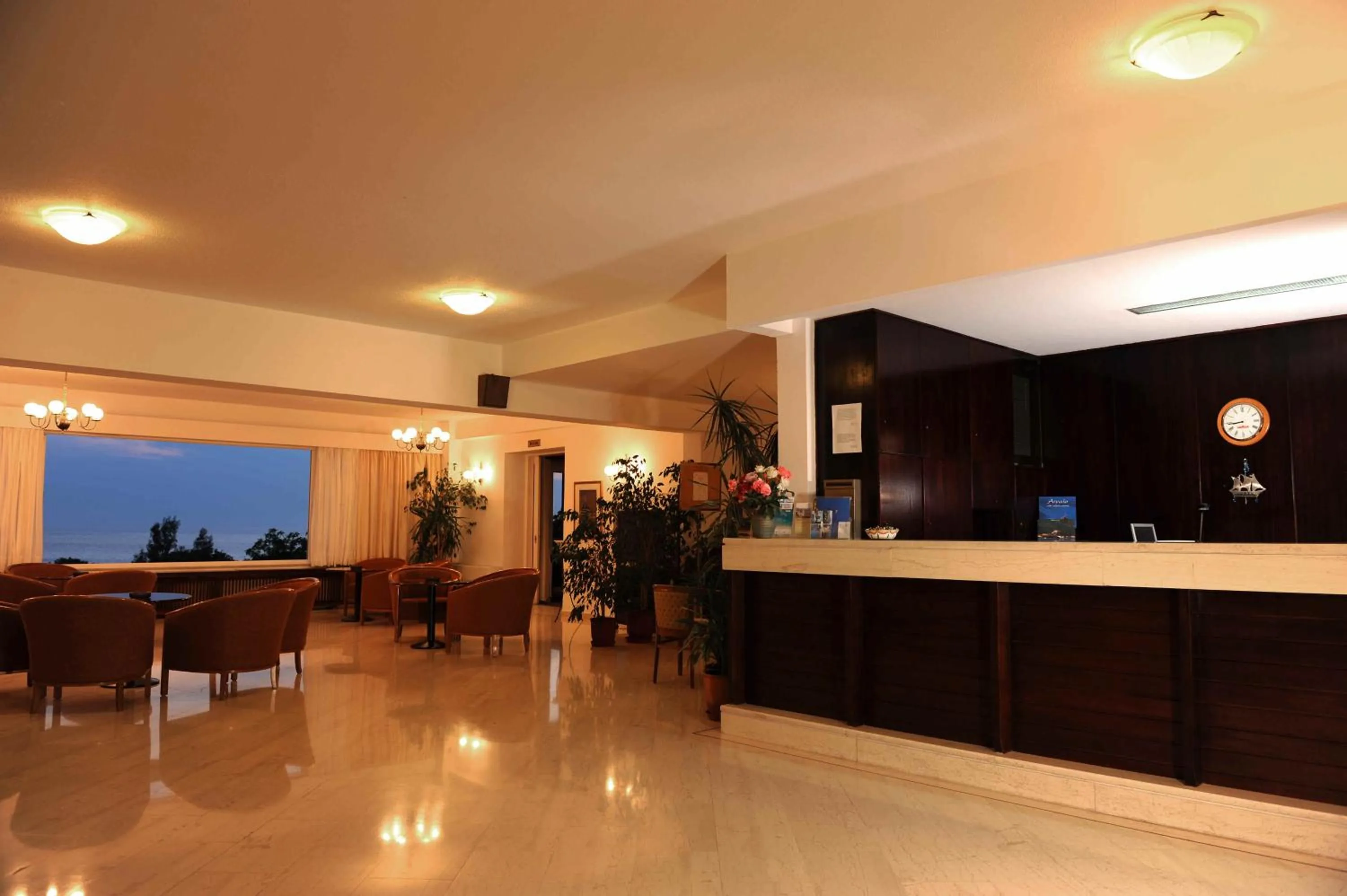 Lobby or reception in Delfinia Hotel & Bungalows