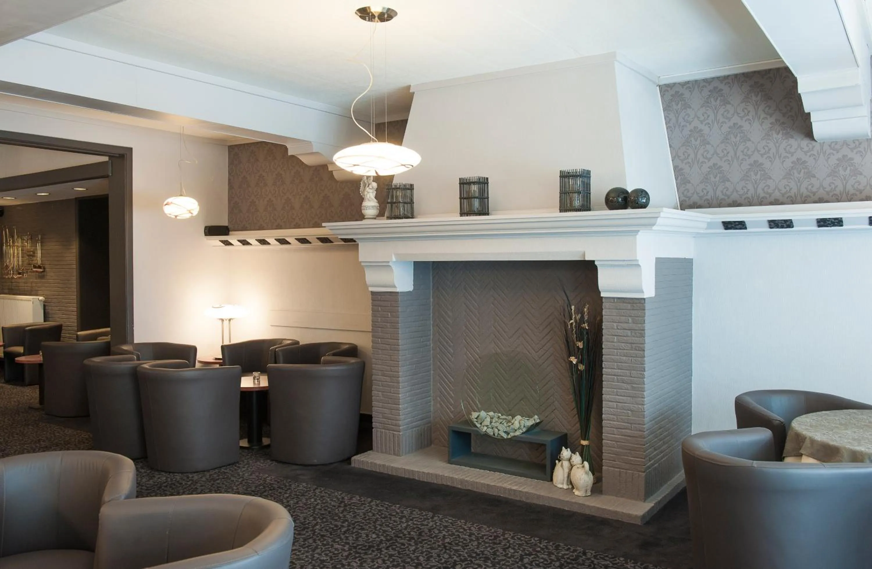 Communal lounge/ TV room in Hotel Princess