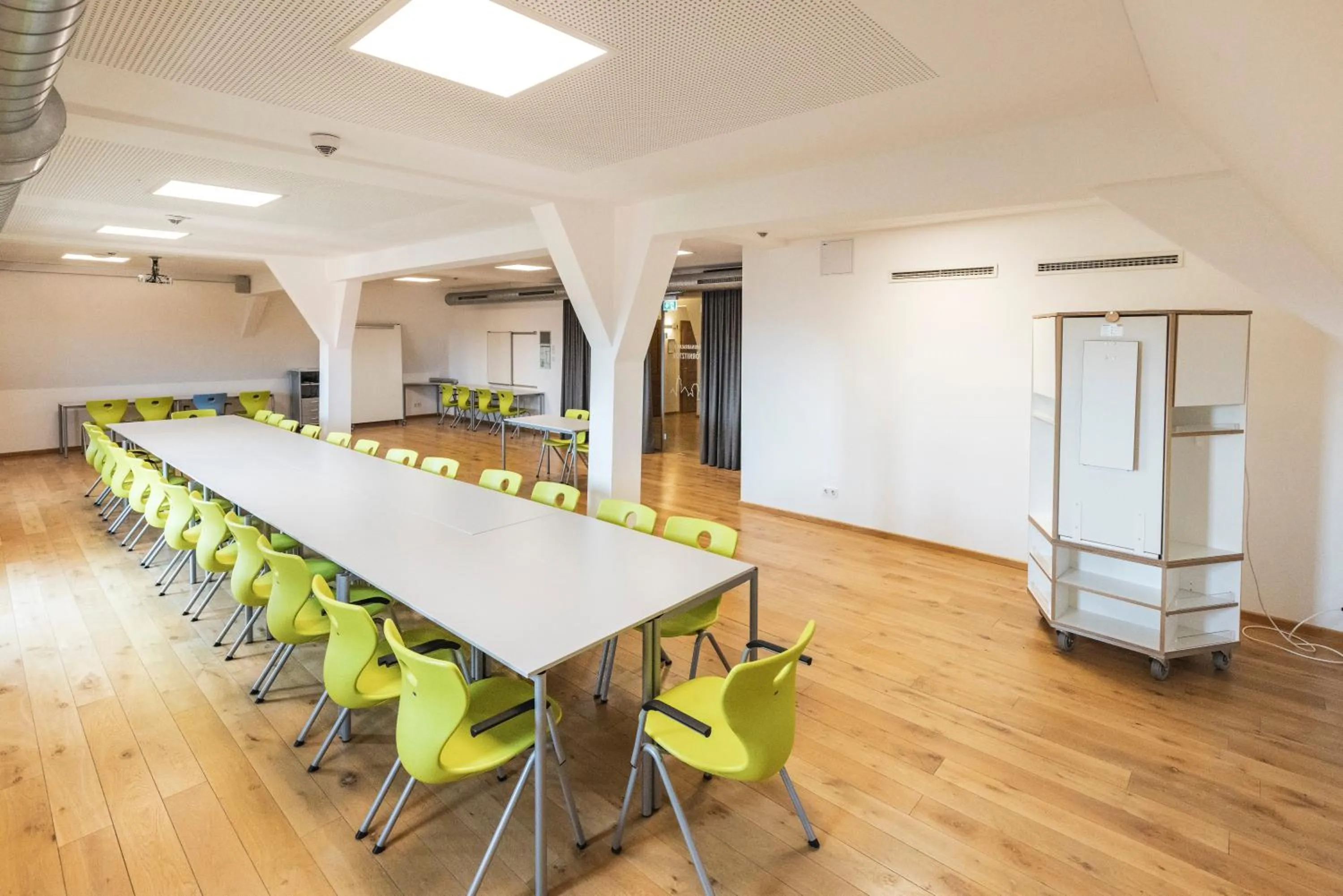 Meeting/conference room in Jugendherberge Dinkelsbühl - Youth Hostel