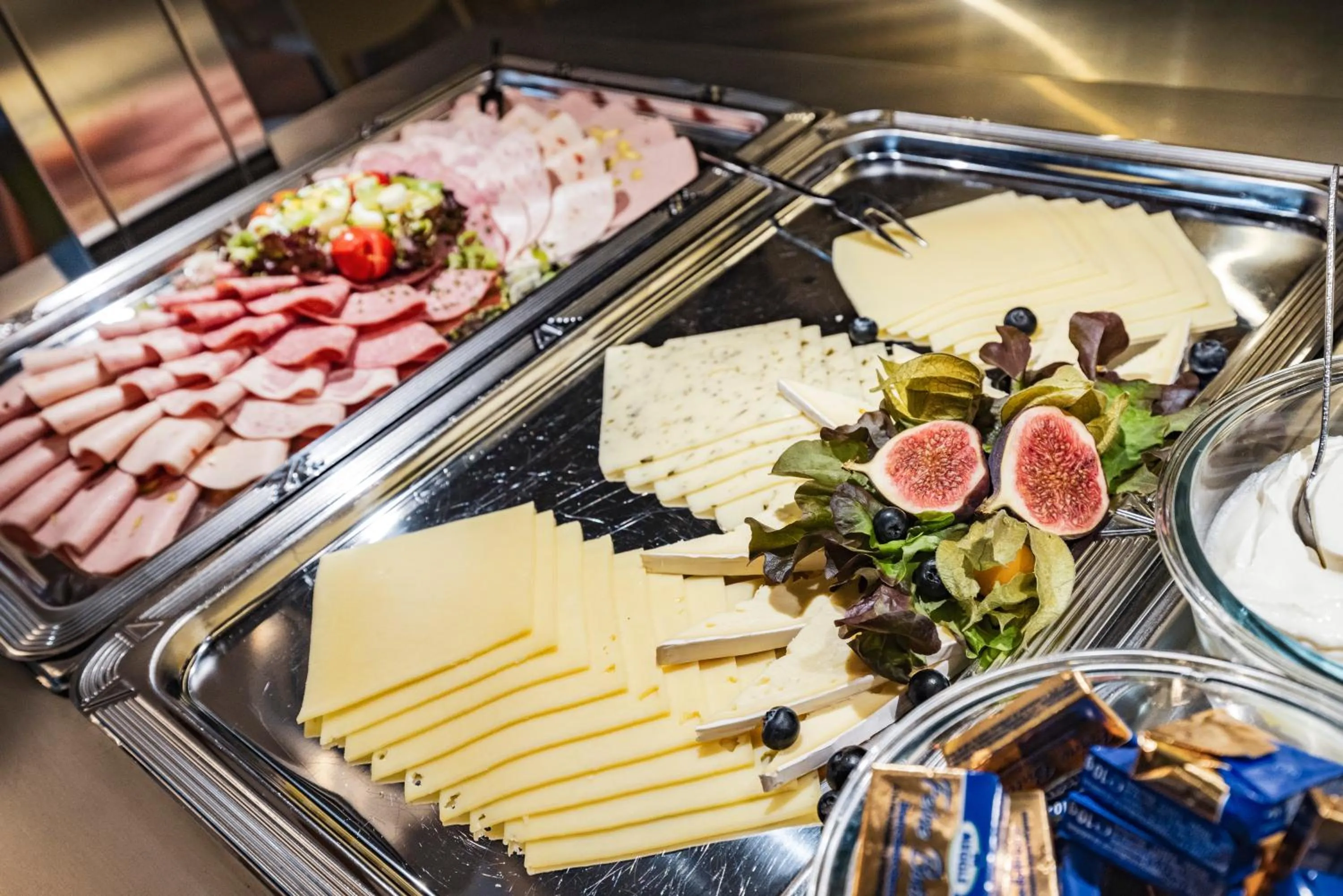 Buffet breakfast in Jugendherberge Dinkelsbühl - Youth Hostel