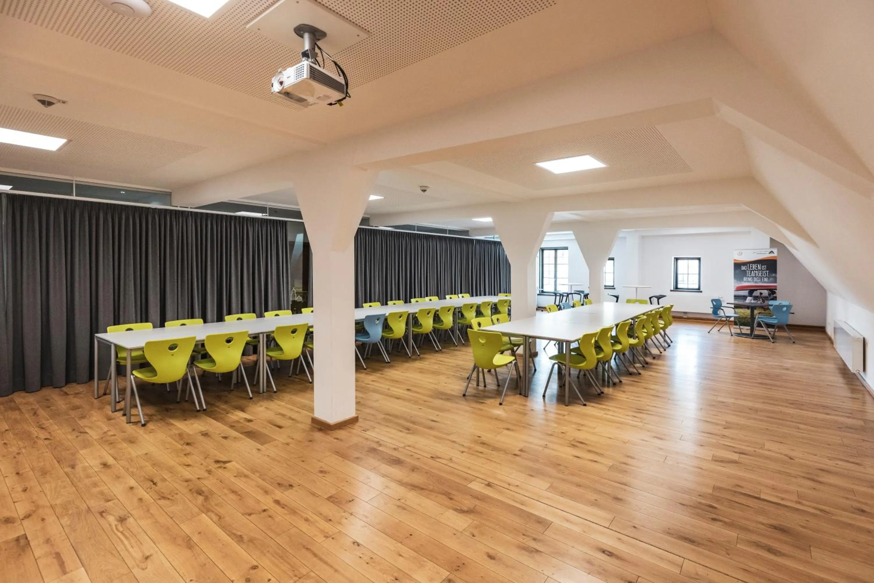 Meeting/conference room in Jugendherberge Dinkelsbühl - Youth Hostel