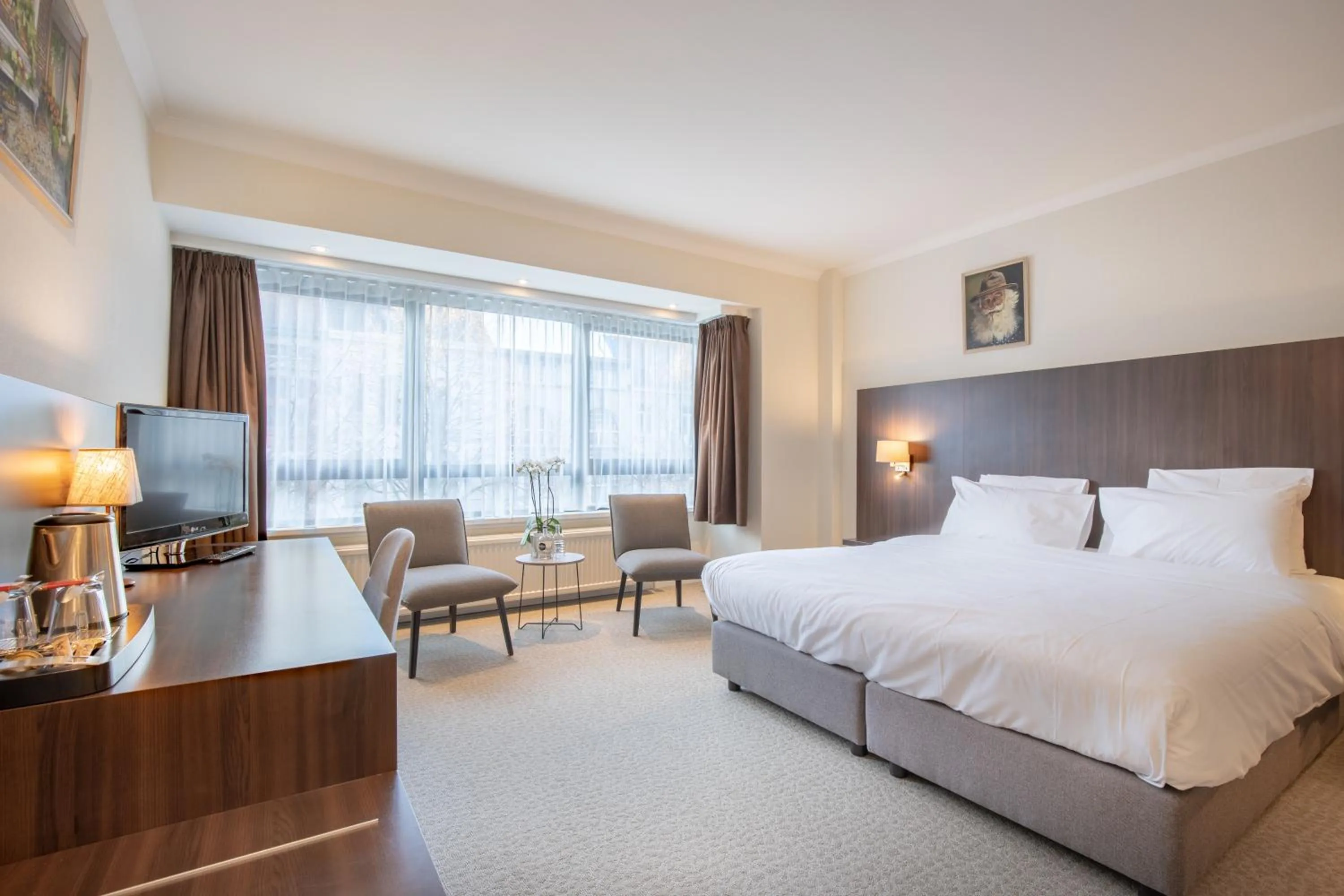 Photo of the whole room, Bed in Hotel Carlton