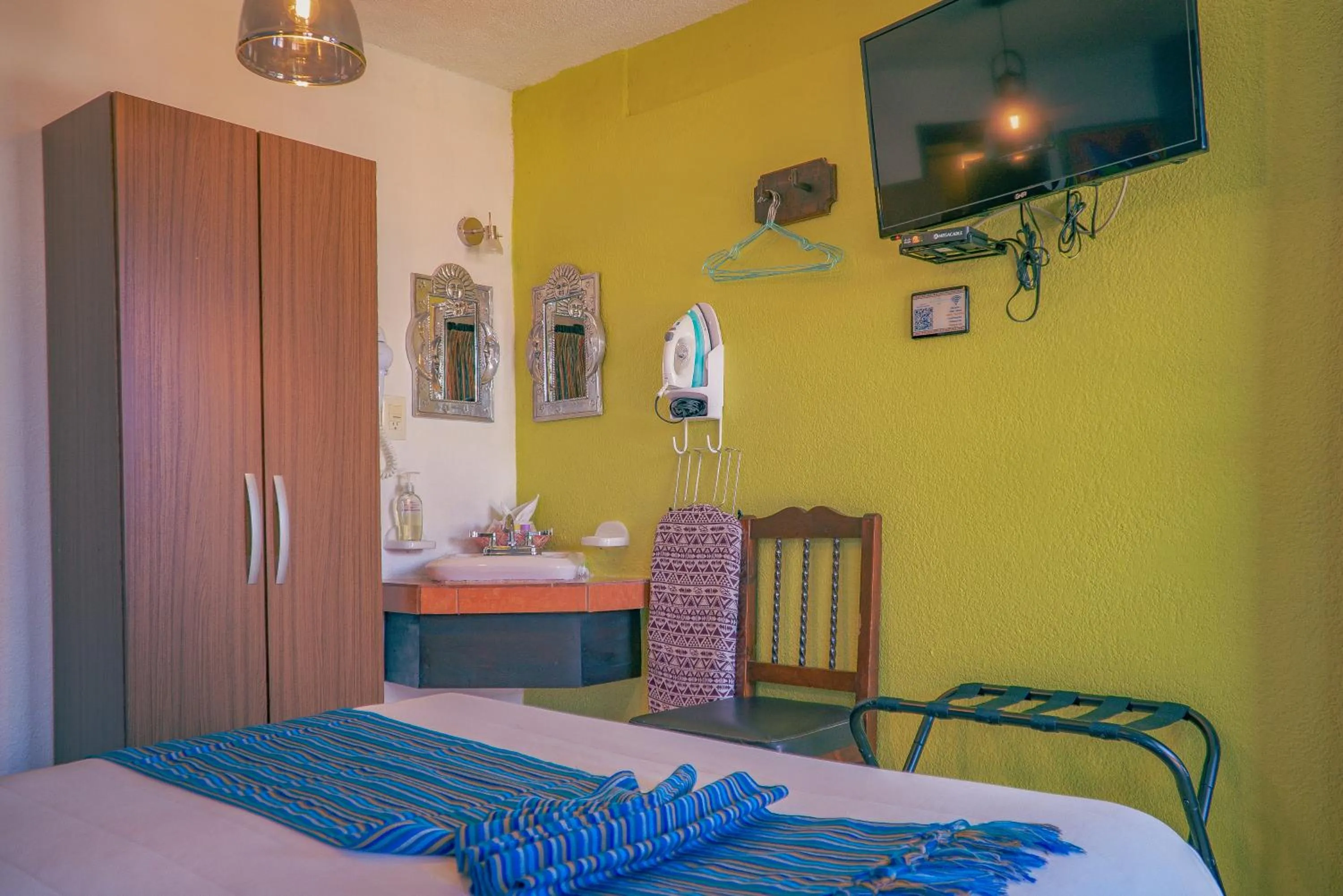 TV and multimedia, Bed in Hotel Tepeyac