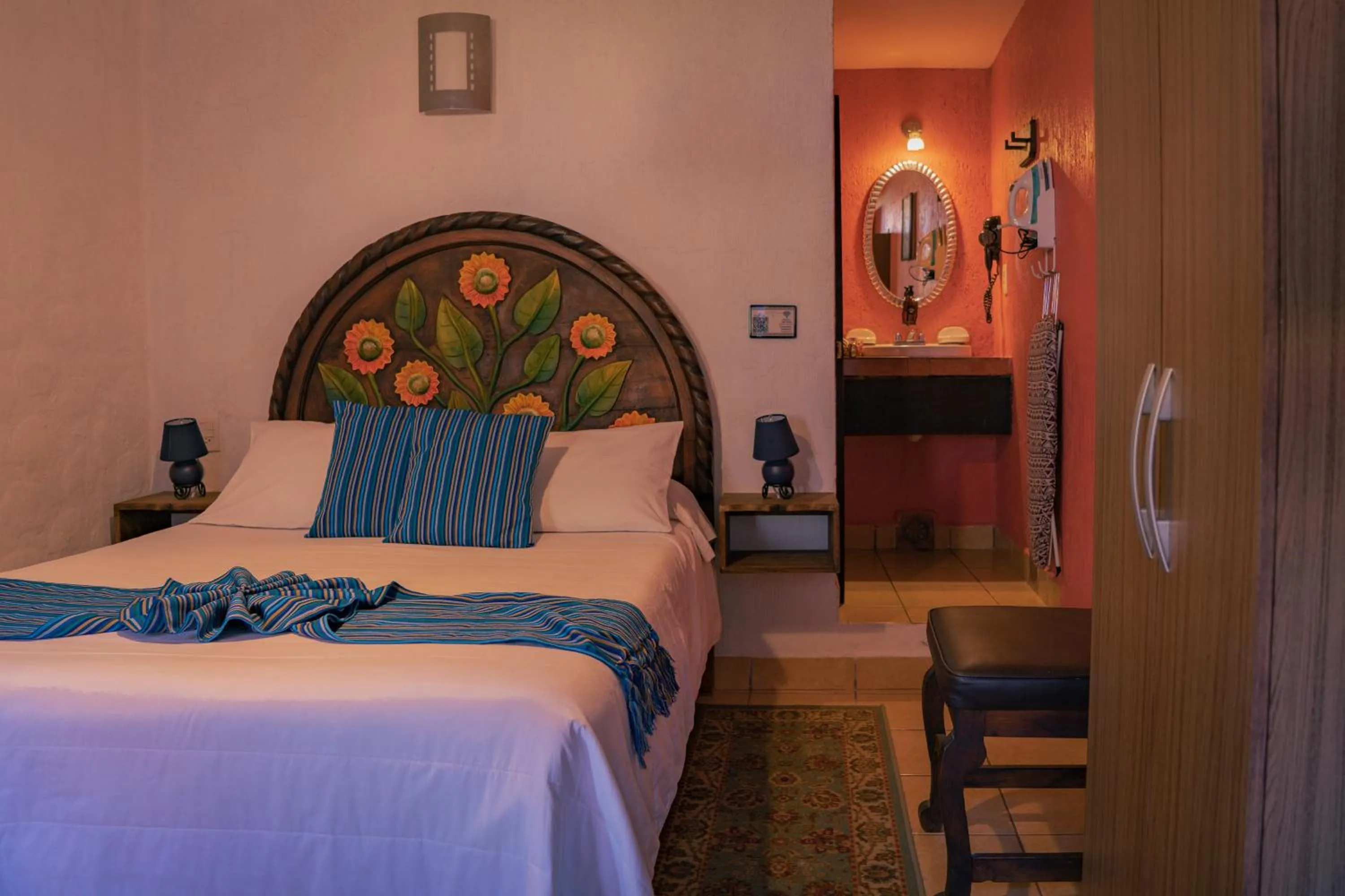 flat iron, Bed in Hotel Tepeyac