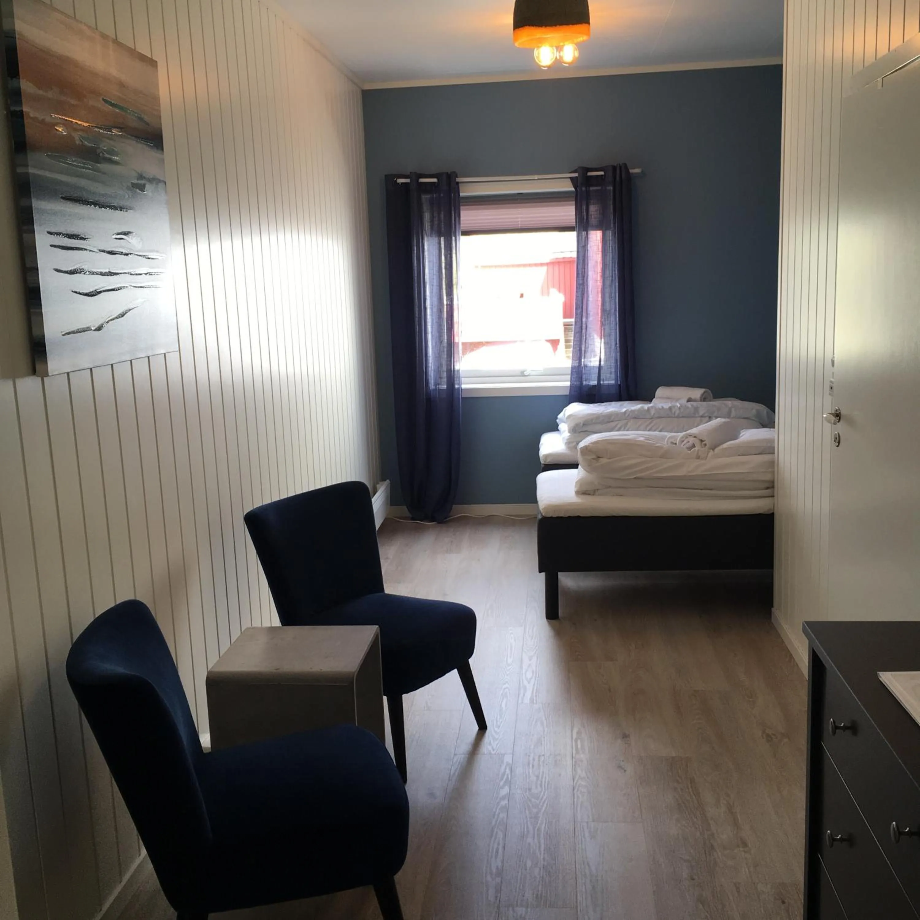 Budget Twin Room in Lofoten Bed & Breakfast Reine - Rooms & Apartments