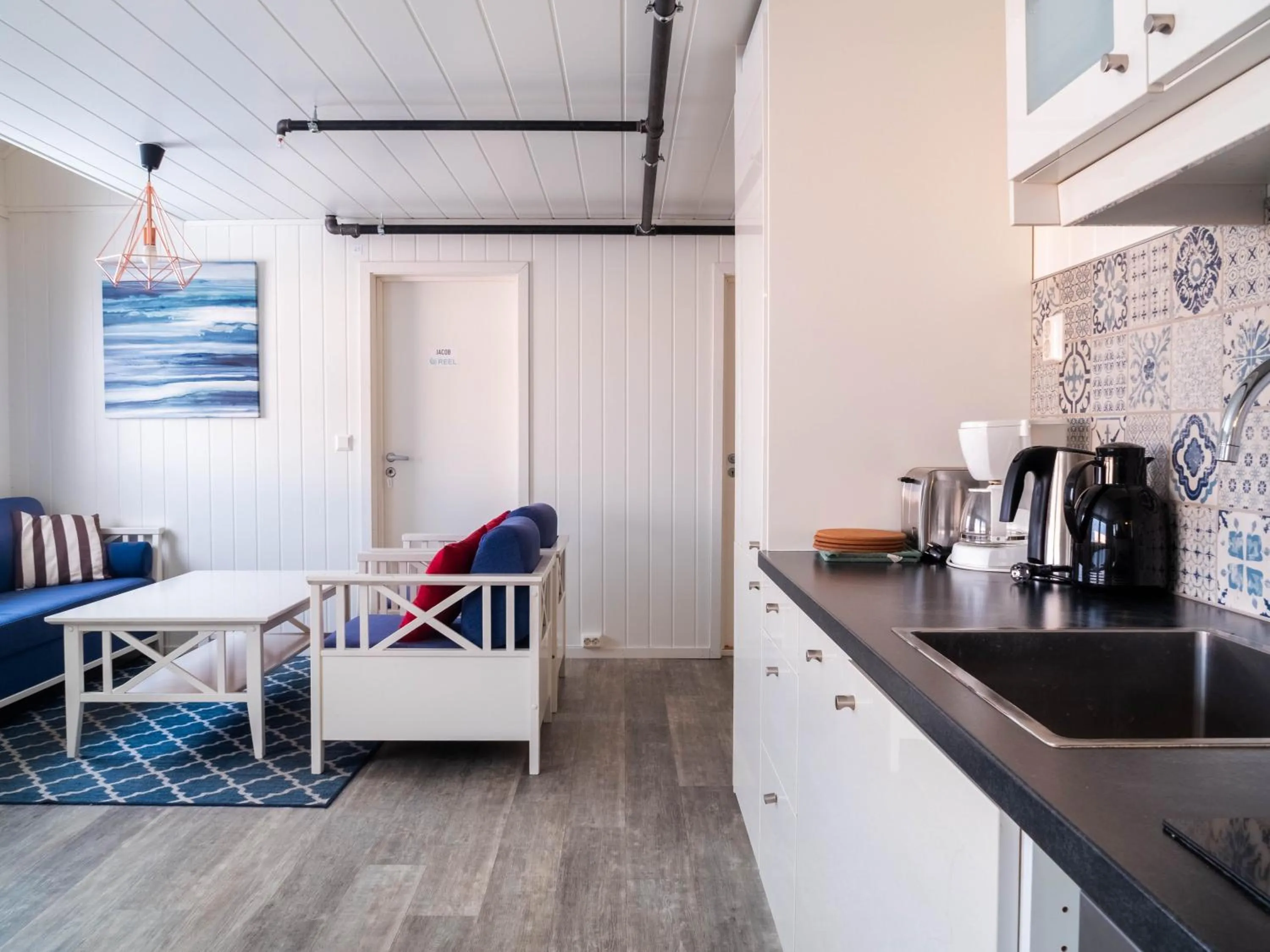 Kitchen or kitchenette in Lofoten Bed & Breakfast Reine - Rooms & Apartments