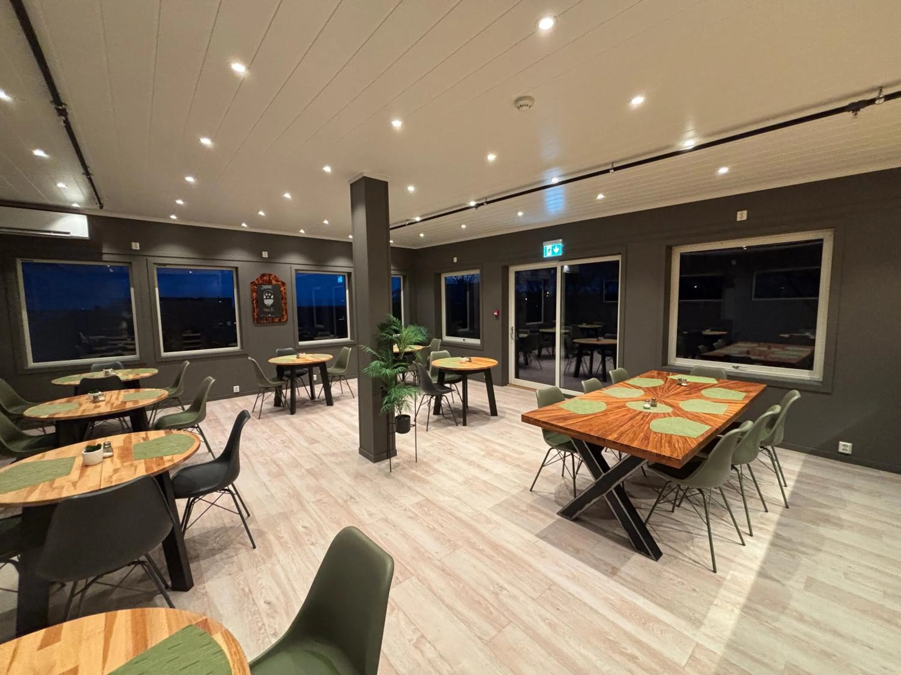 Dining area in Lofoten Bed & Breakfast Reine - Rooms & Apartments