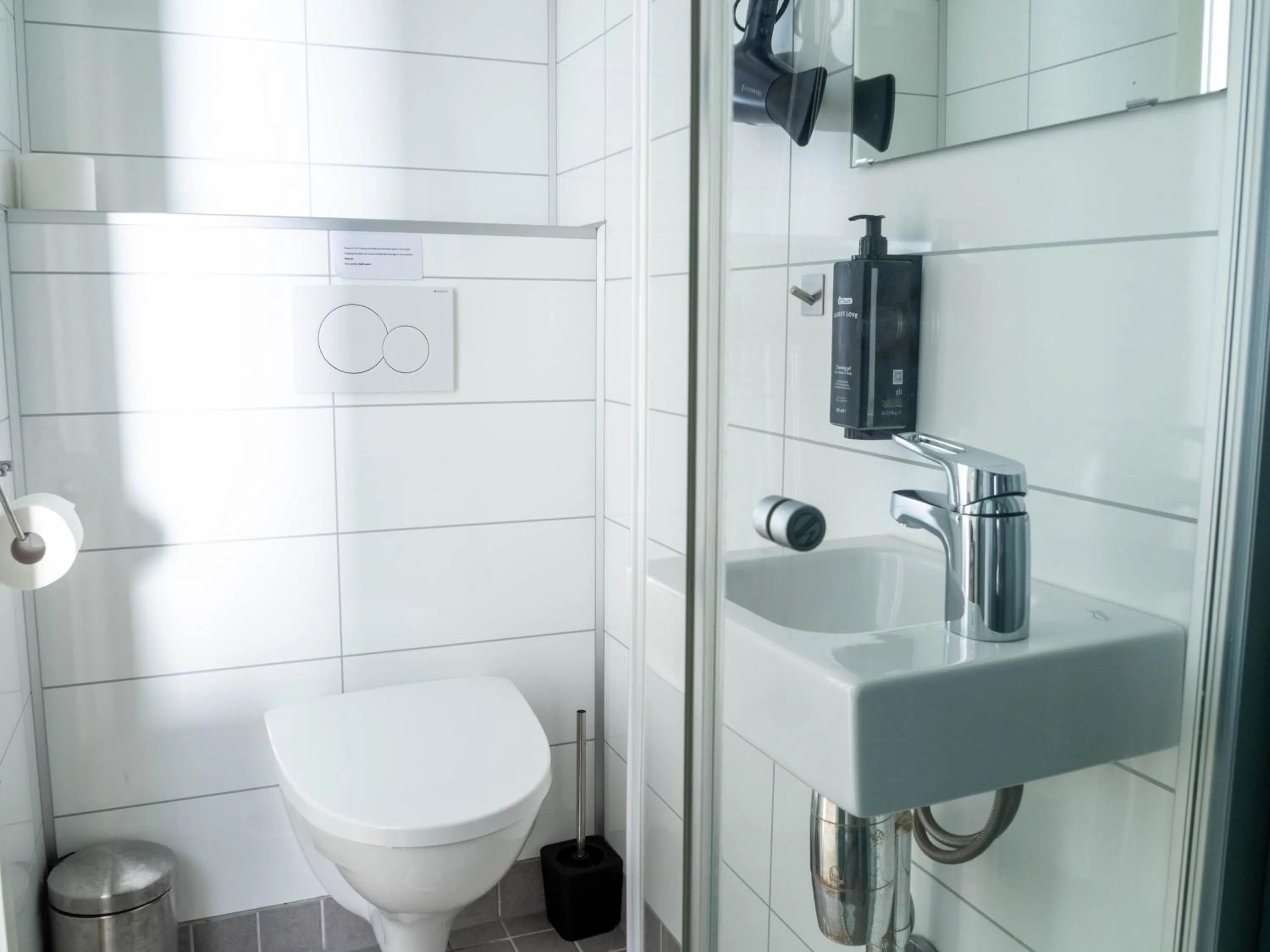 Shower in Lofoten Bed & Breakfast Reine - Rooms & Apartments