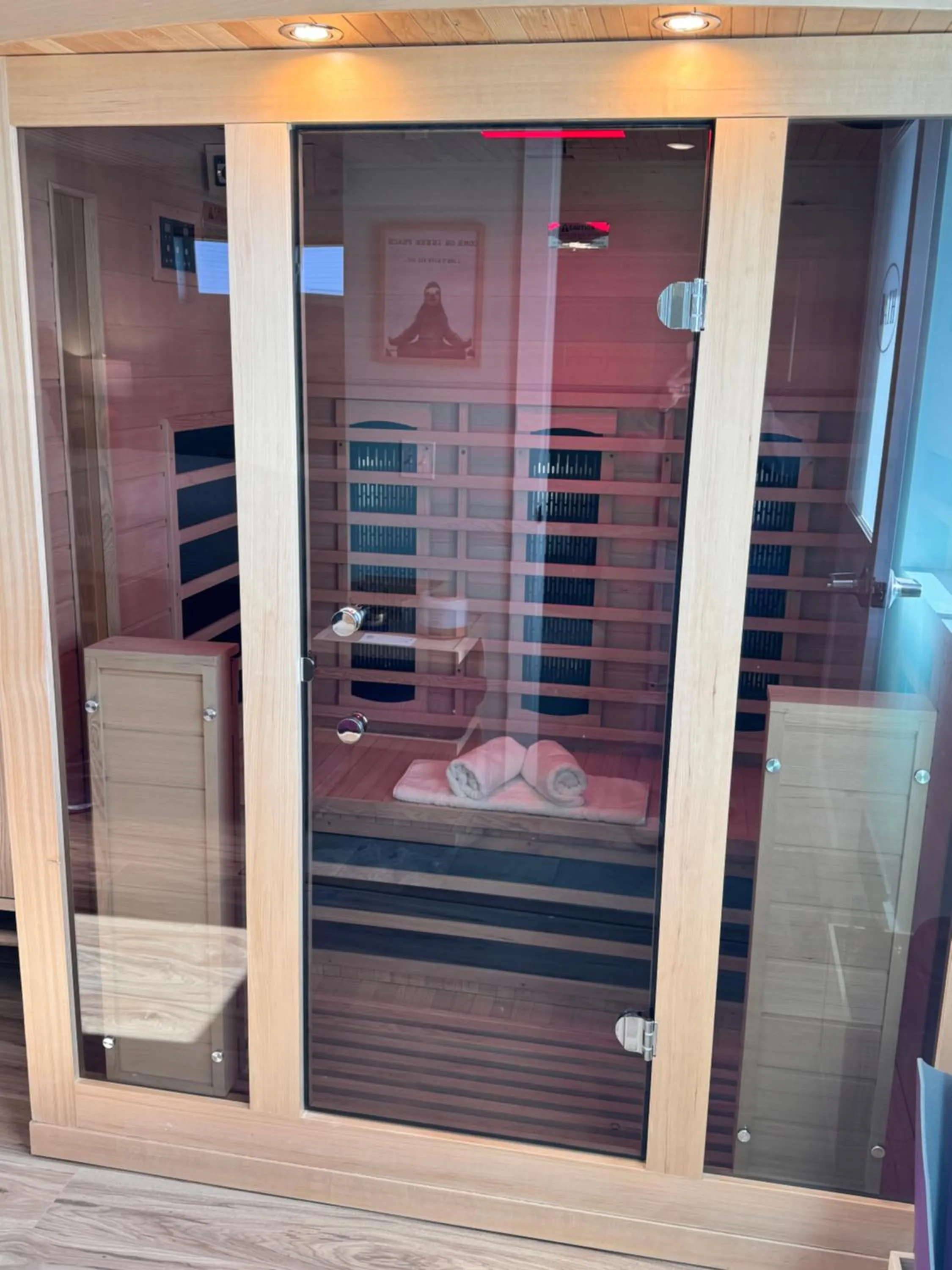 Sauna in Julie's Park Cafe & Motel