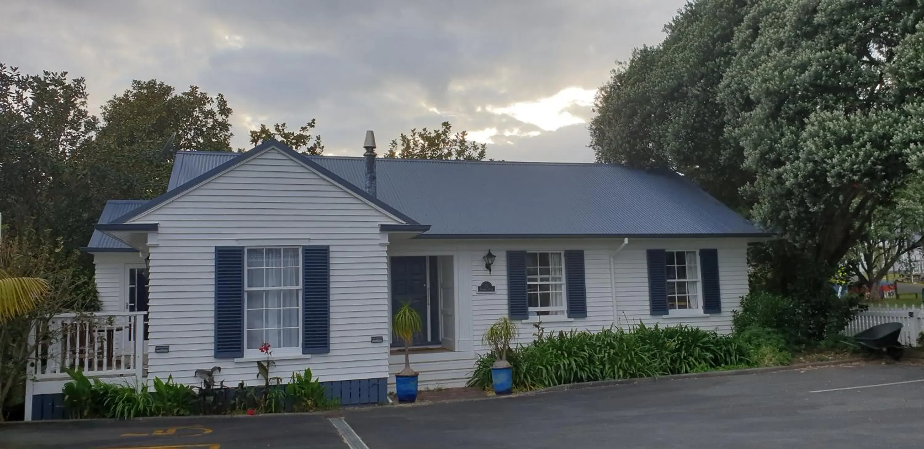 Three-Bedroom House in Seaport Village Three-Bedroom House in Seaport Village