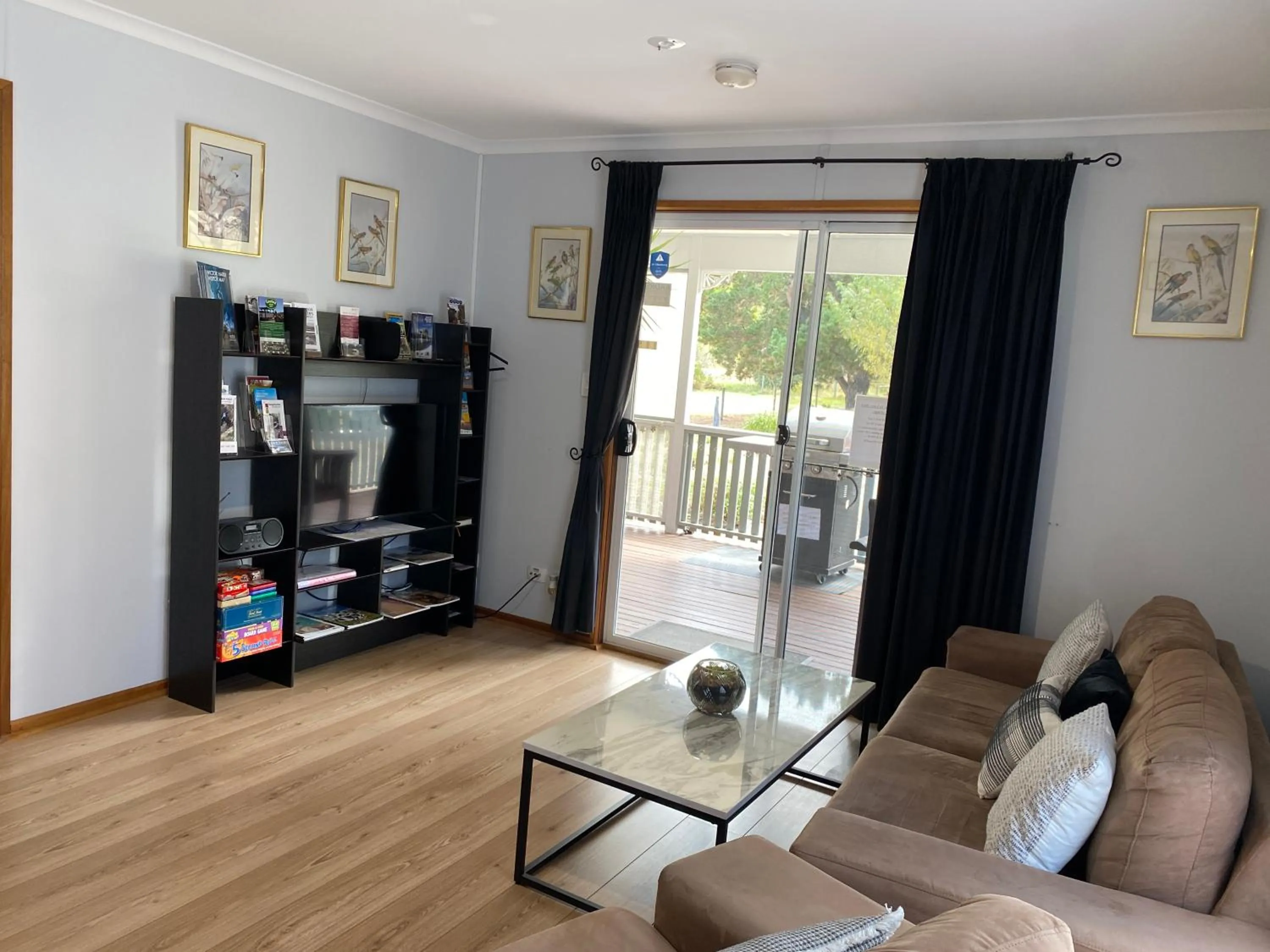 TV and multimedia in Lazy Days Cottage - Victor Harbor