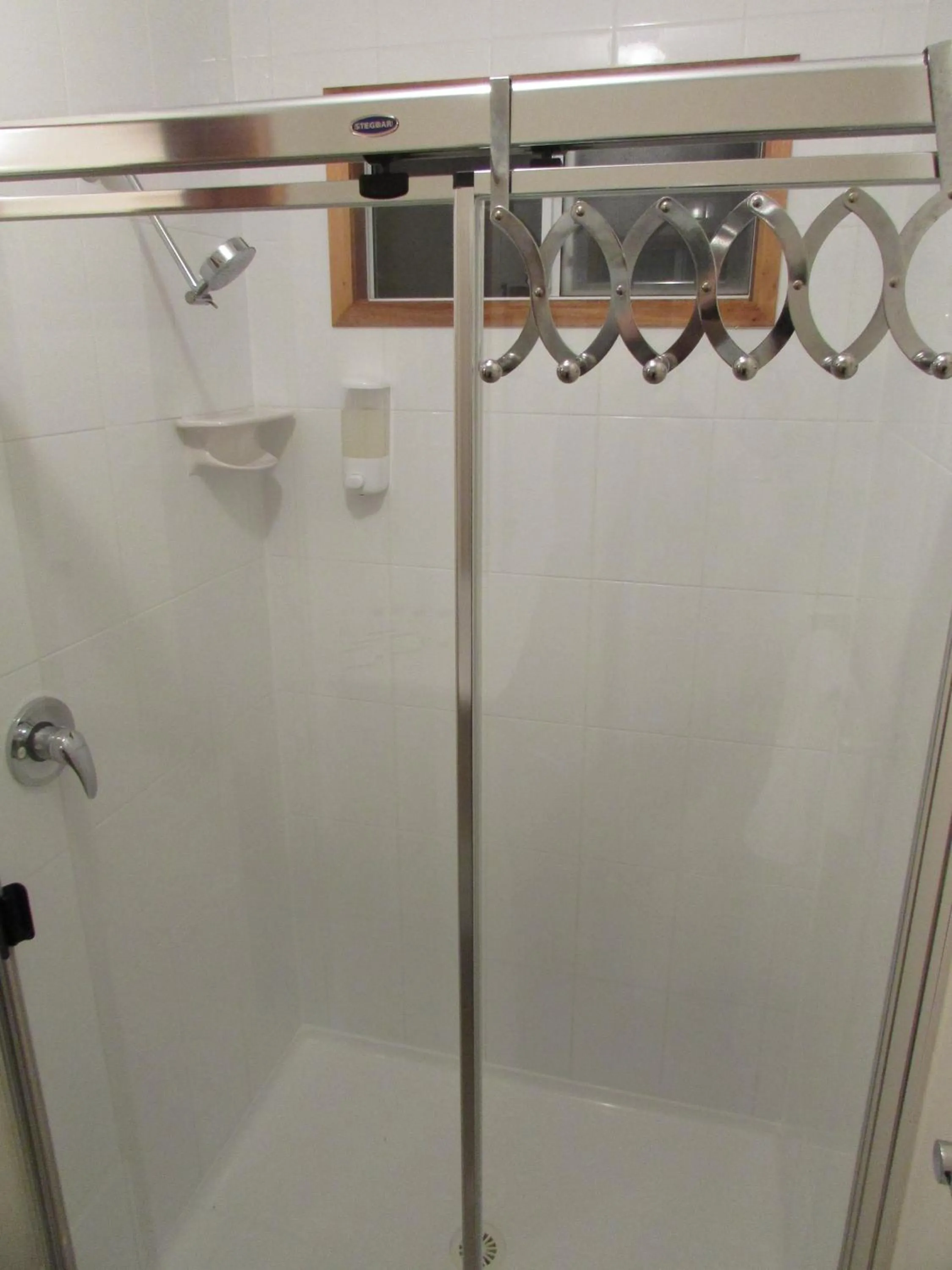 Bathroom in Lazy Days Cottage - Victor Harbor