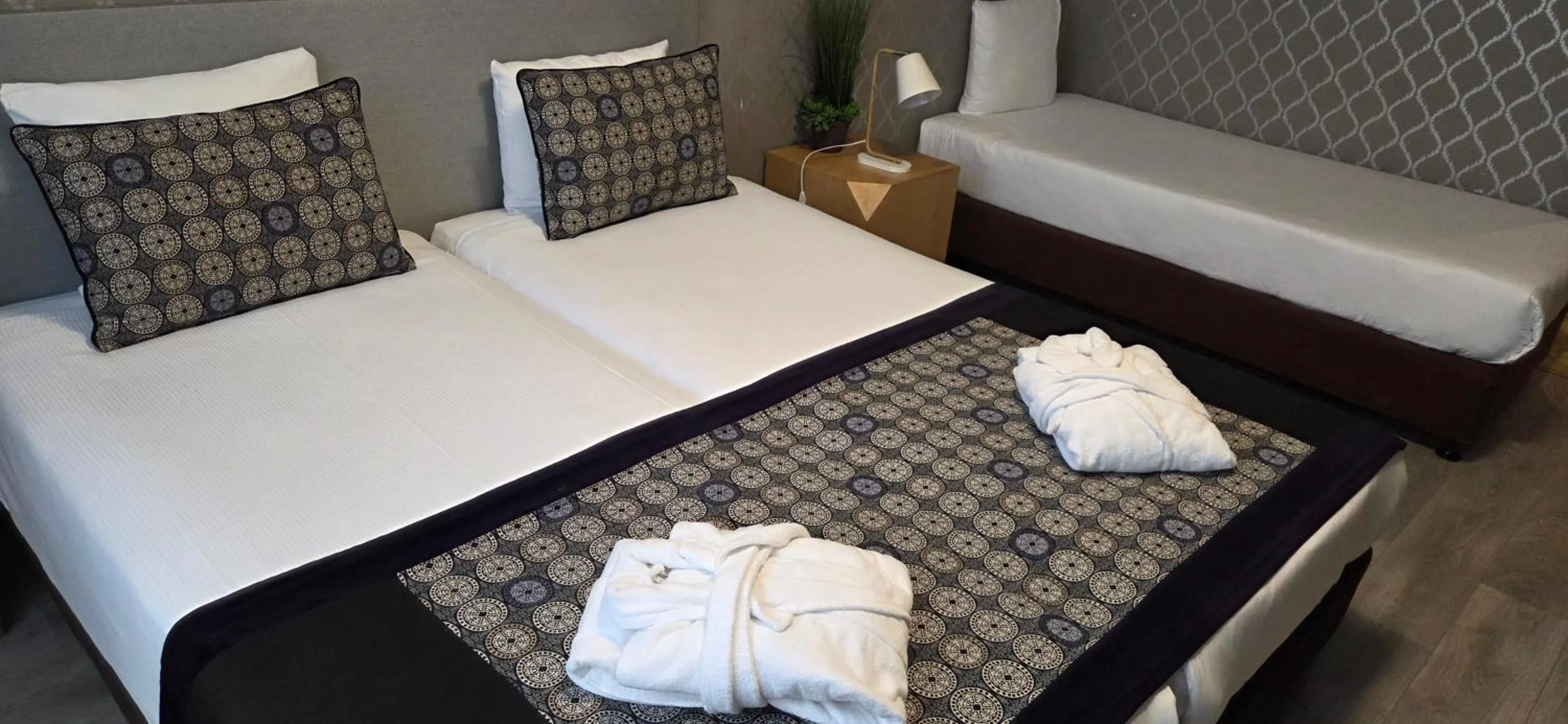 Bedroom, Bed in Hotel Floris Arlequin Grand-Place